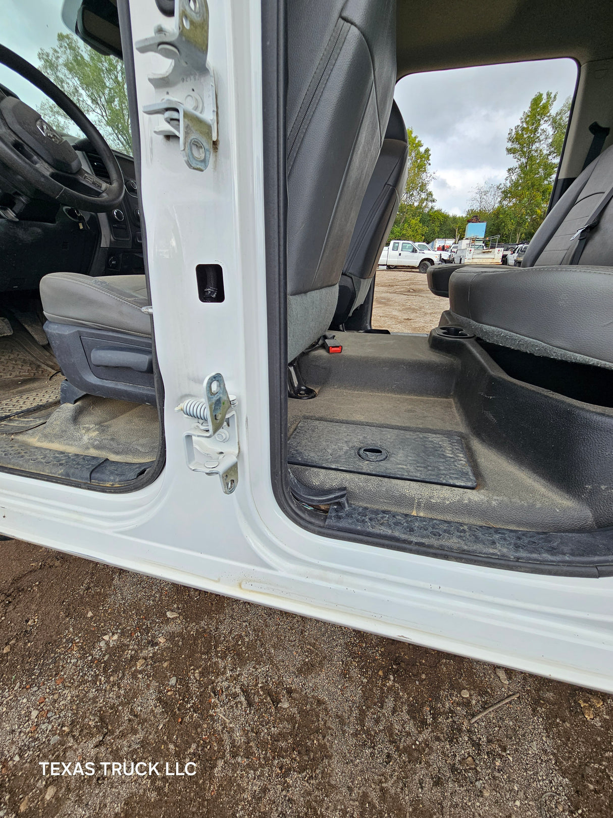 2009-2018 Dodge Ram 1500 4th Gen Crew Cab Cab - Bright White