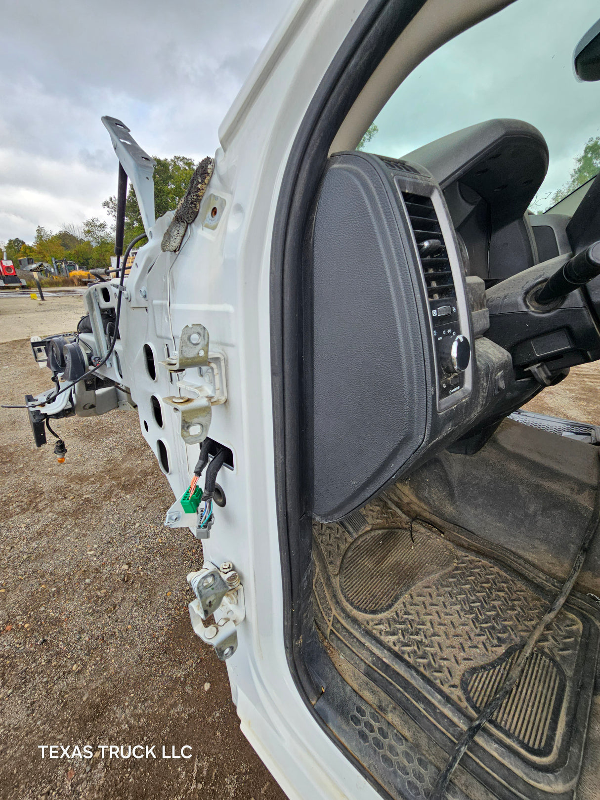 2009-2018 Dodge Ram 1500 4th Gen Crew Cab Cab - Bright White