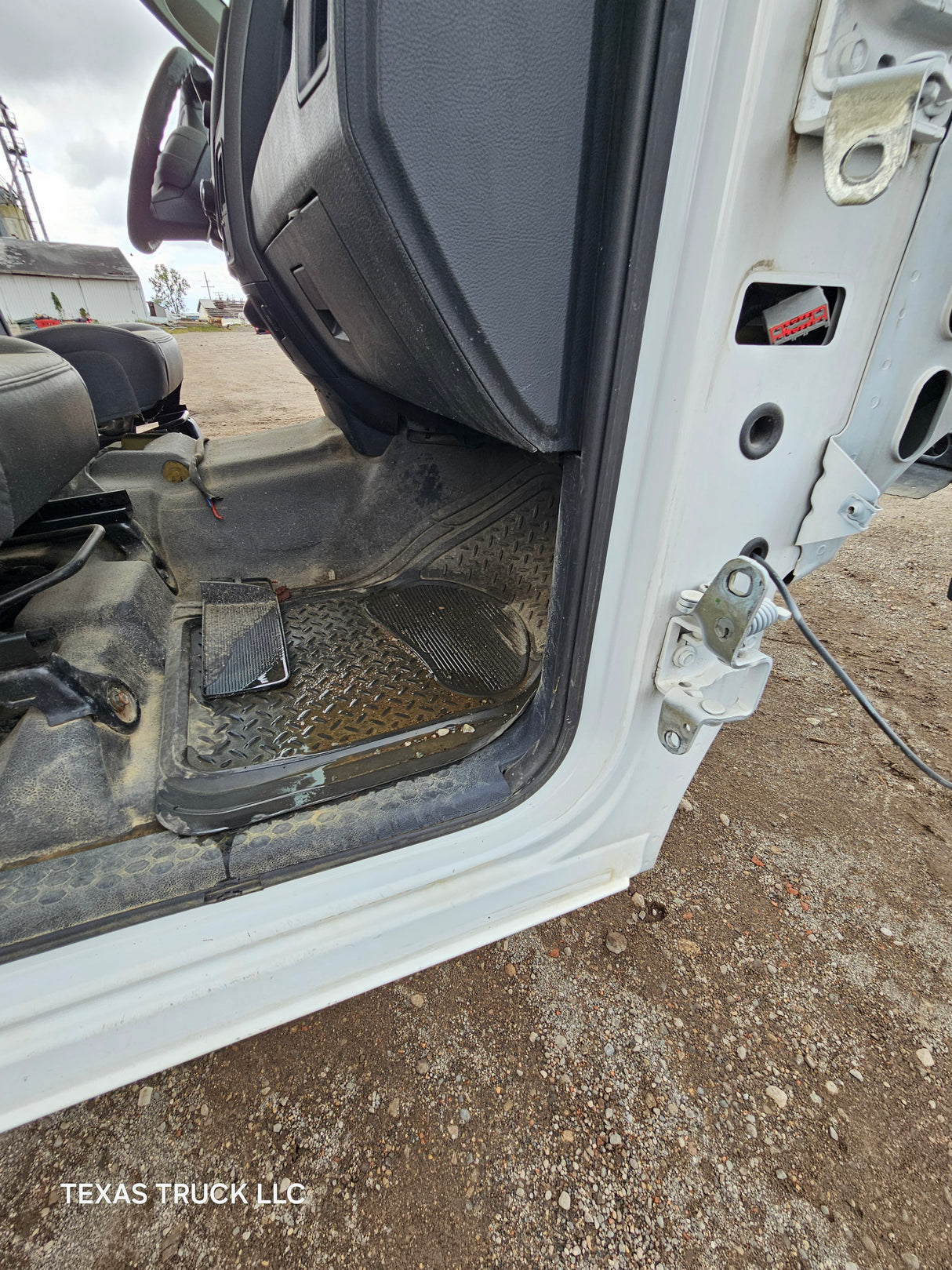 2009-2018 Dodge Ram 1500 4th Gen Crew Cab Cab - Bright White