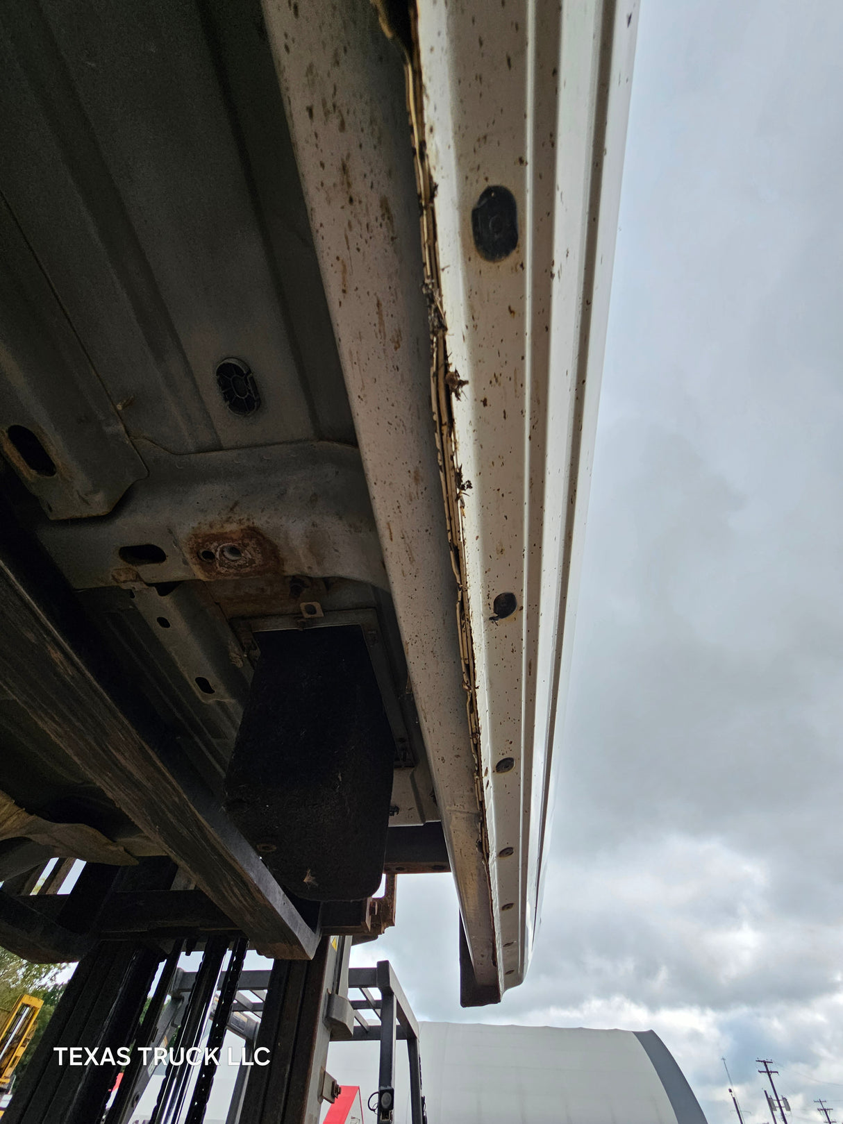 2009-2018 Dodge Ram 1500 4th Gen Crew Cab Cab - Bright White