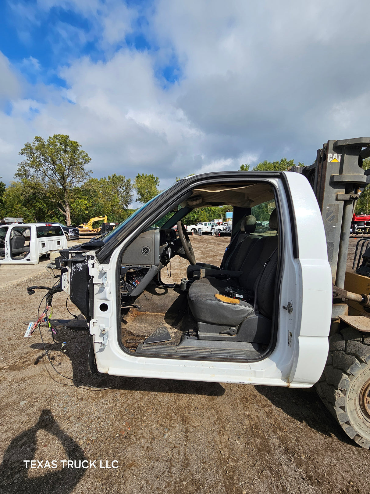 1999-2007 Chevrolet Silverado / GMC Sierra 1500 2500 HD 3500HD Regular Cab Body - Summit white
