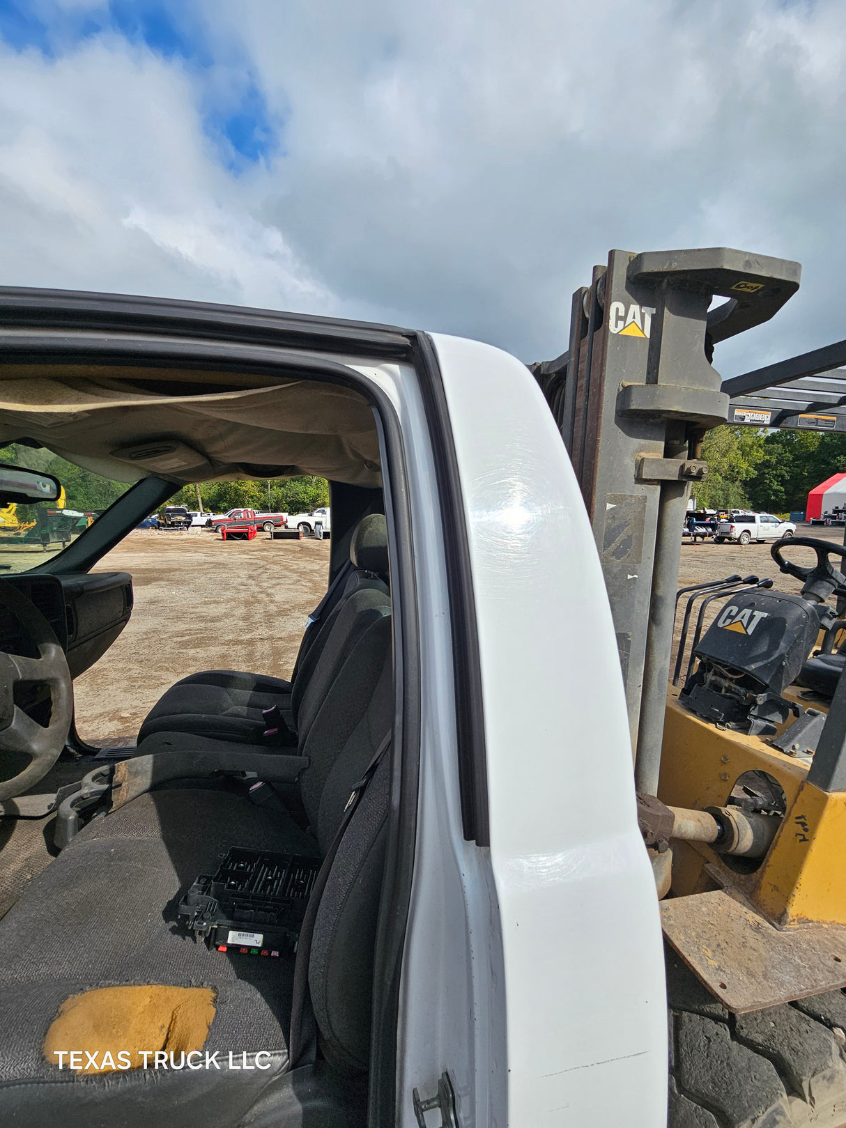 1999-2007 Chevrolet Silverado / GMC Sierra 1500 2500 HD 3500HD Regular Cab Body - Summit white