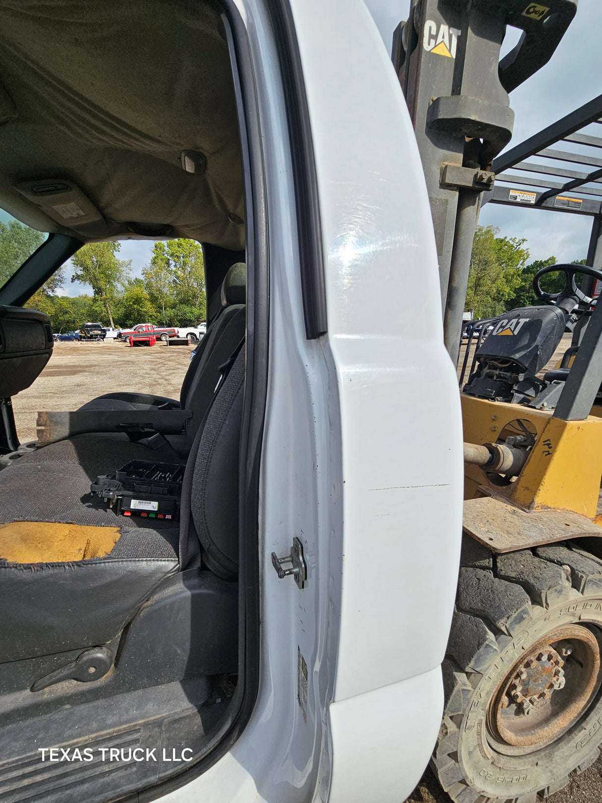 1999-2007 Chevrolet Silverado / GMC Sierra 1500 2500 HD 3500HD Regular Cab Body - Summit white