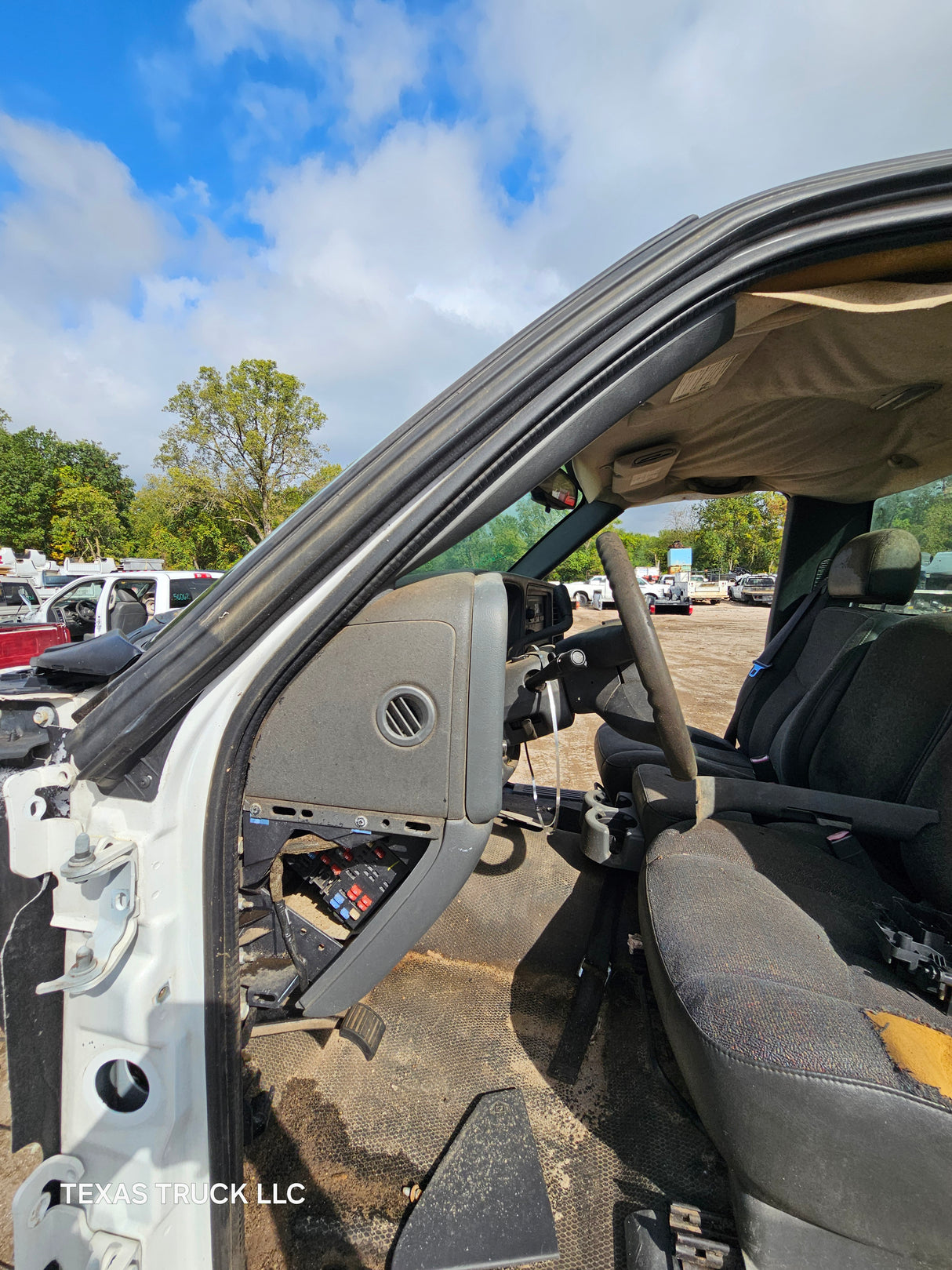 1999-2007 Chevrolet Silverado / GMC Sierra 1500 2500 HD 3500HD Regular Cab Body - Summit white