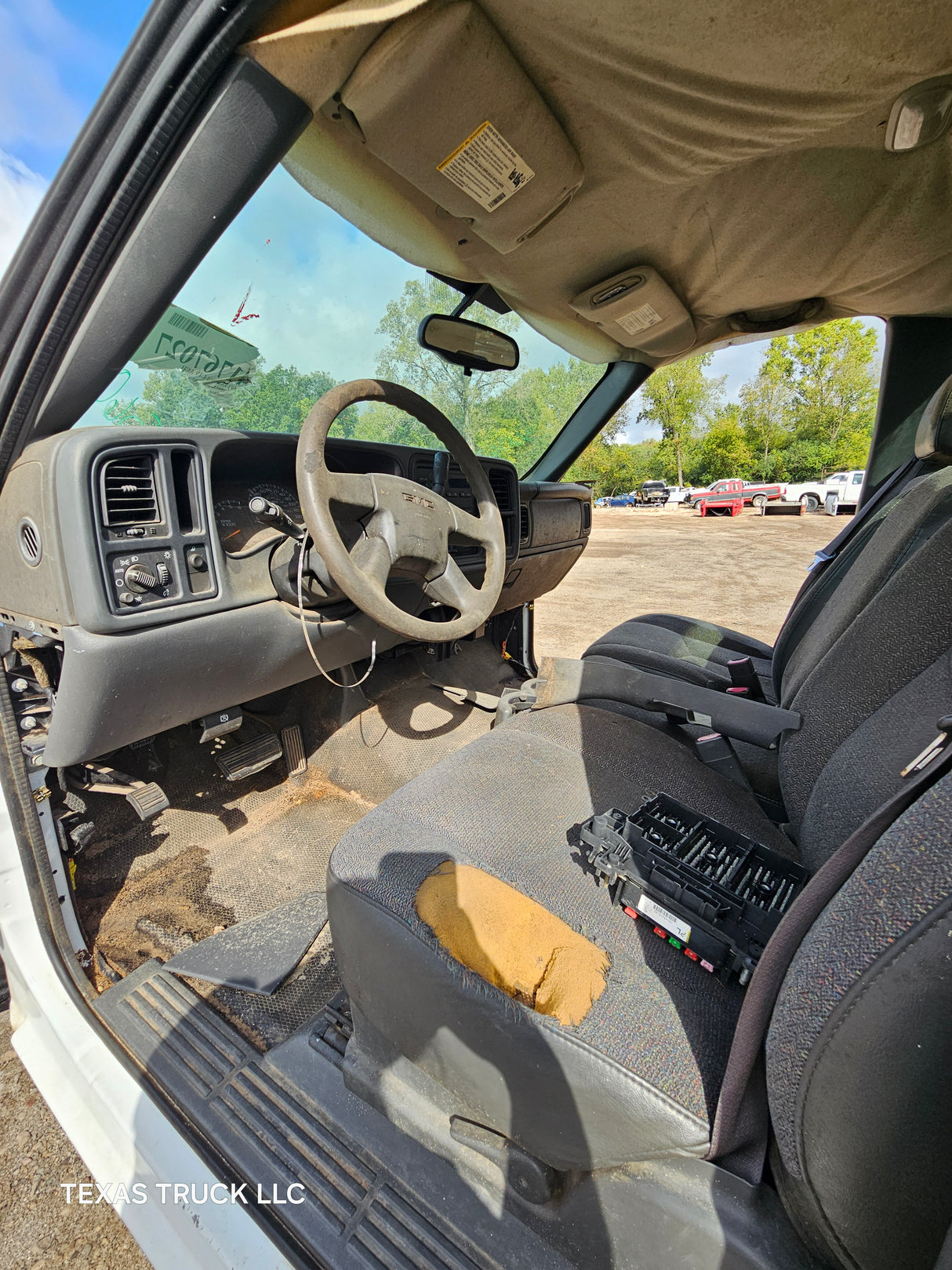 1999-2007 Chevrolet Silverado / GMC Sierra 1500 2500 HD 3500HD Regular Cab Body - Summit white