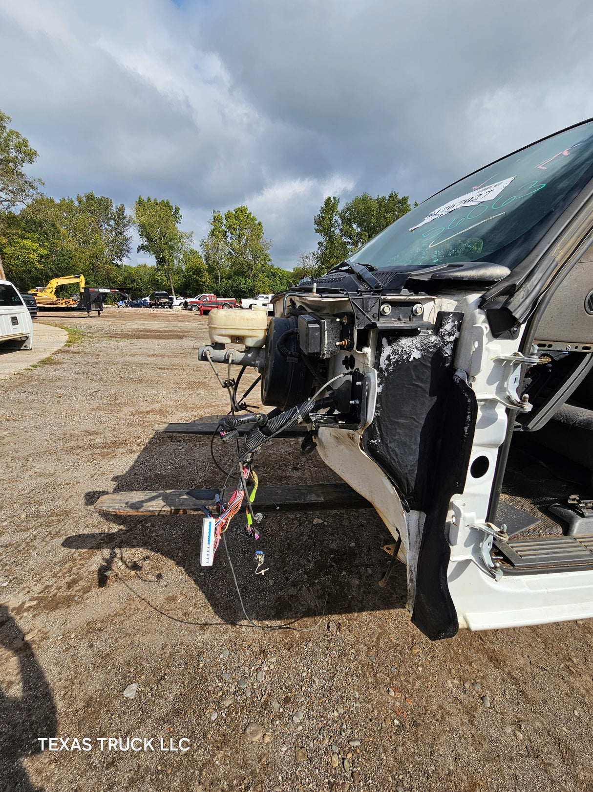1999-2007 Chevrolet Silverado / GMC Sierra 1500 2500 HD 3500HD Regular Cab Body - Summit white