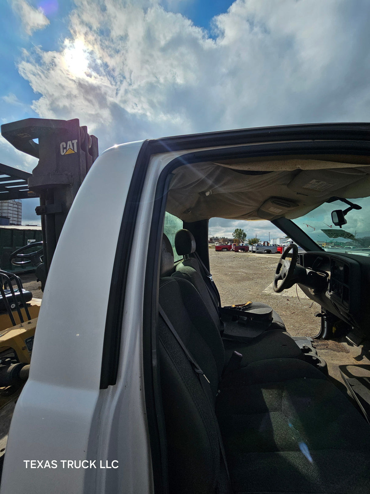 1999-2007 Chevrolet Silverado / GMC Sierra 1500 2500 HD 3500HD Regular Cab Body - Summit white