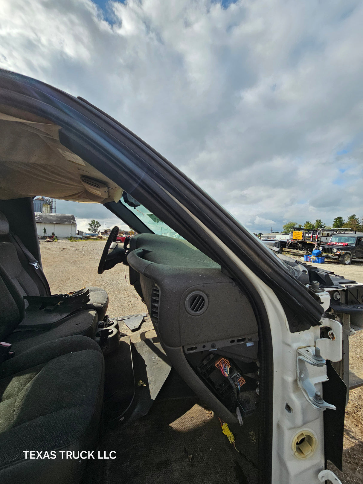 1999-2007 Chevrolet Silverado / GMC Sierra 1500 2500 HD 3500HD Regular Cab Body - Summit white