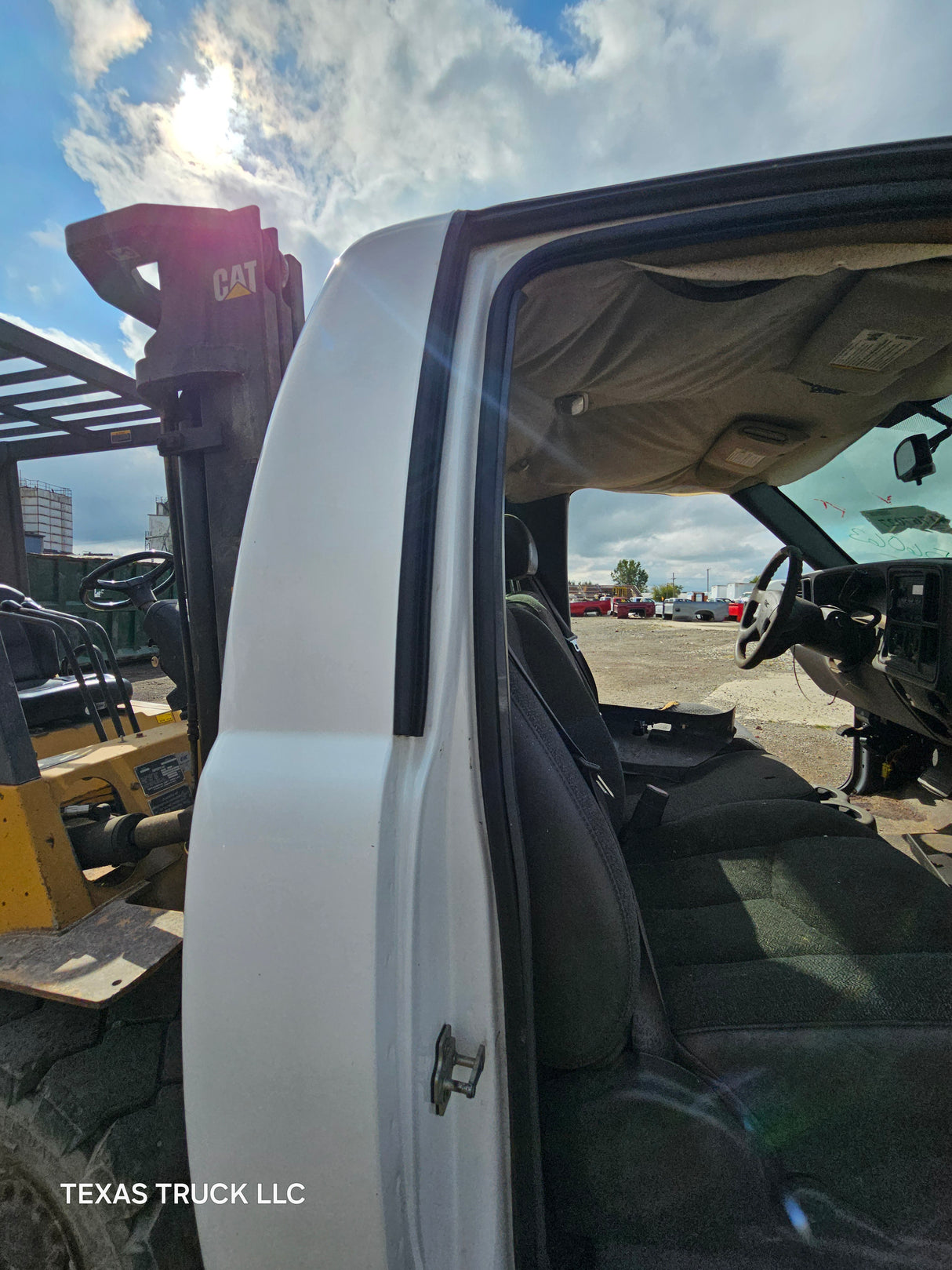 1999-2007 Chevrolet Silverado / GMC Sierra 1500 2500 HD 3500HD Regular Cab Body - Summit white