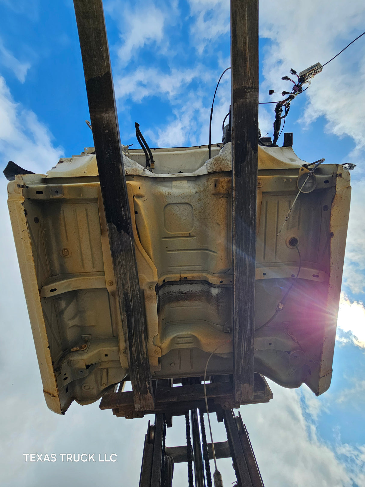 1999-2007 Chevrolet Silverado / GMC Sierra 1500 2500 HD 3500HD Regular Cab Body - Summit white