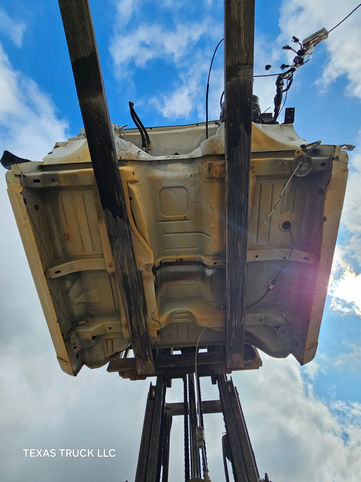 1999-2007 Chevrolet Silverado / GMC Sierra 1500 2500 HD 3500HD Regular Cab Body - Summit white