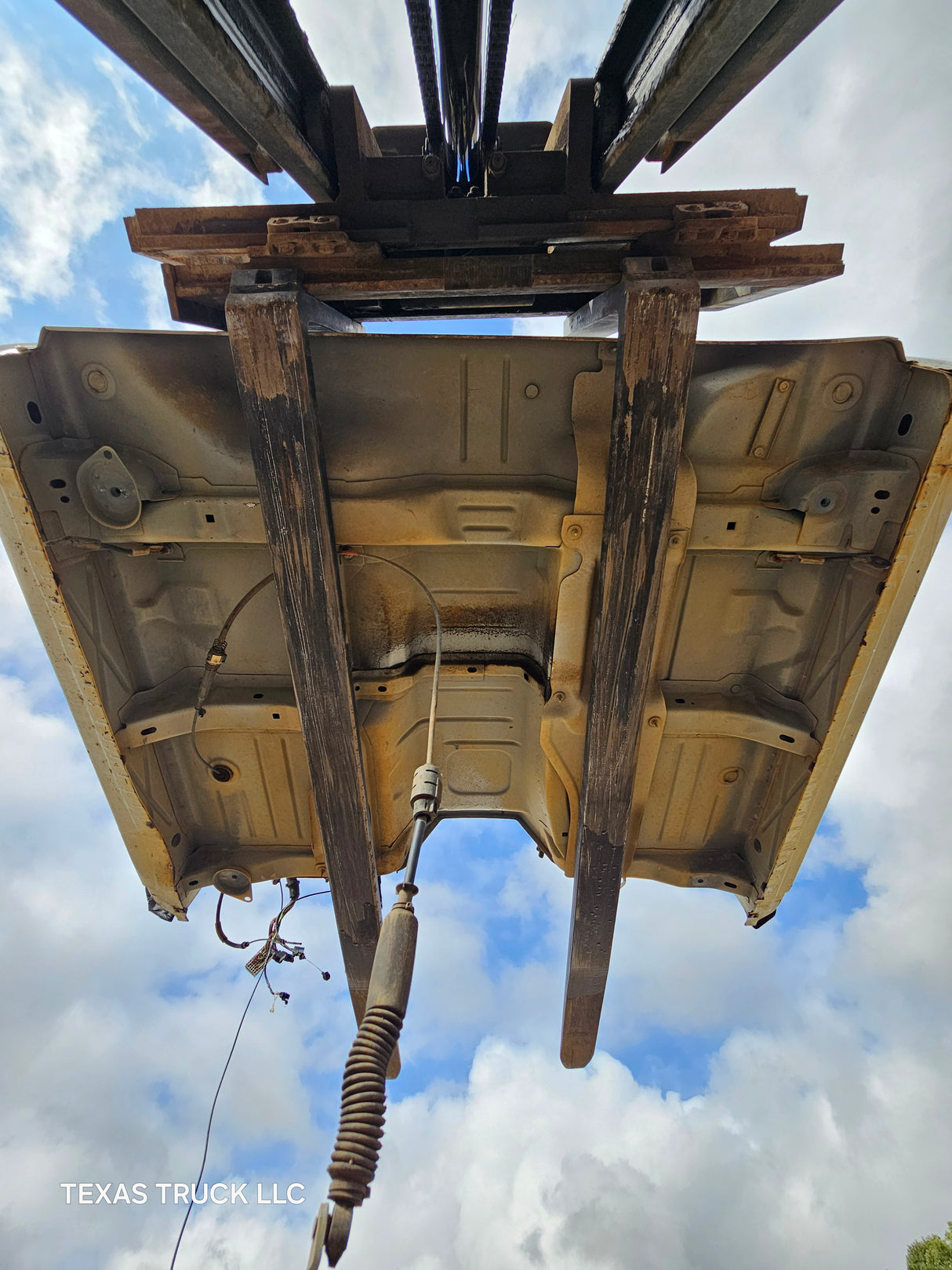 1999-2007 Chevrolet Silverado / GMC Sierra 1500 2500 HD 3500HD Regular Cab Body - Summit white