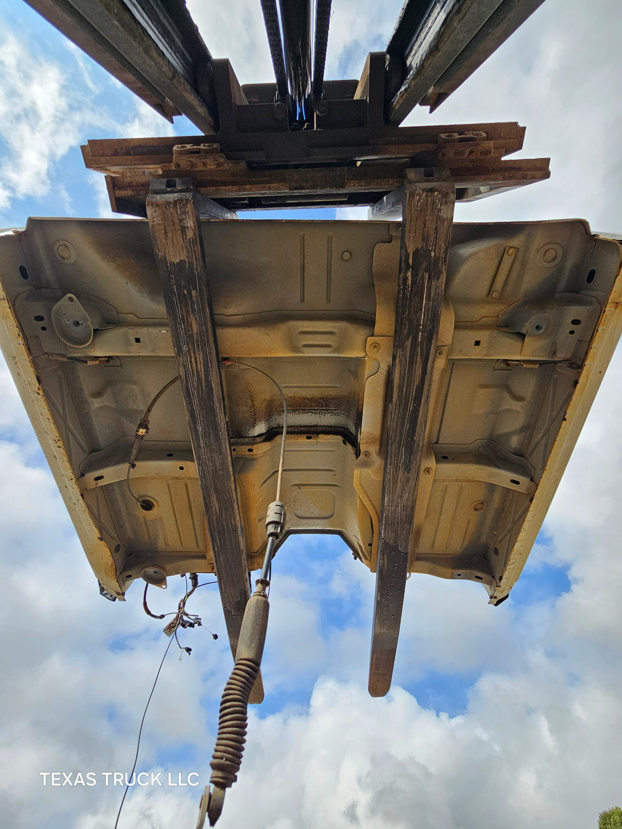 1999-2007 Chevrolet Silverado / GMC Sierra 1500 2500 HD 3500HD Regular Cab Body - Summit white