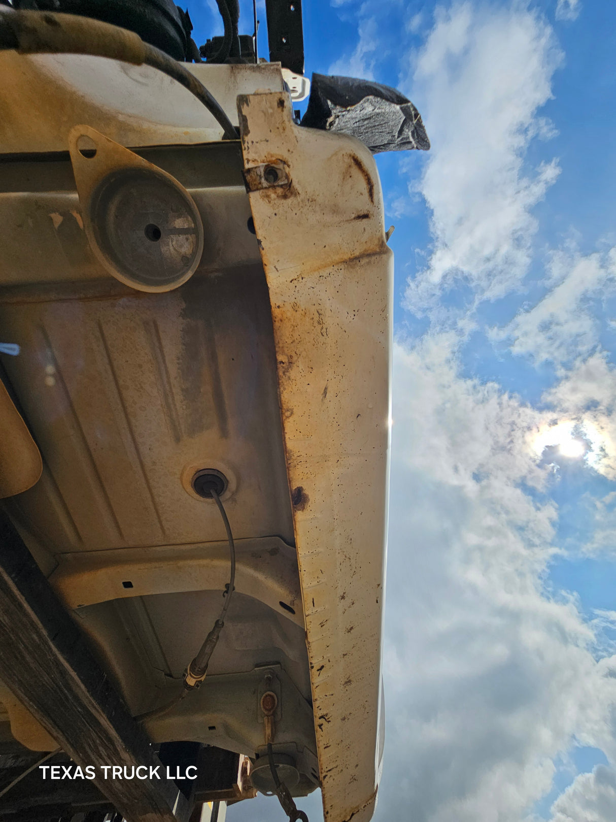 1999-2007 Chevrolet Silverado / GMC Sierra 1500 2500 HD 3500HD Regular Cab Body - Summit white