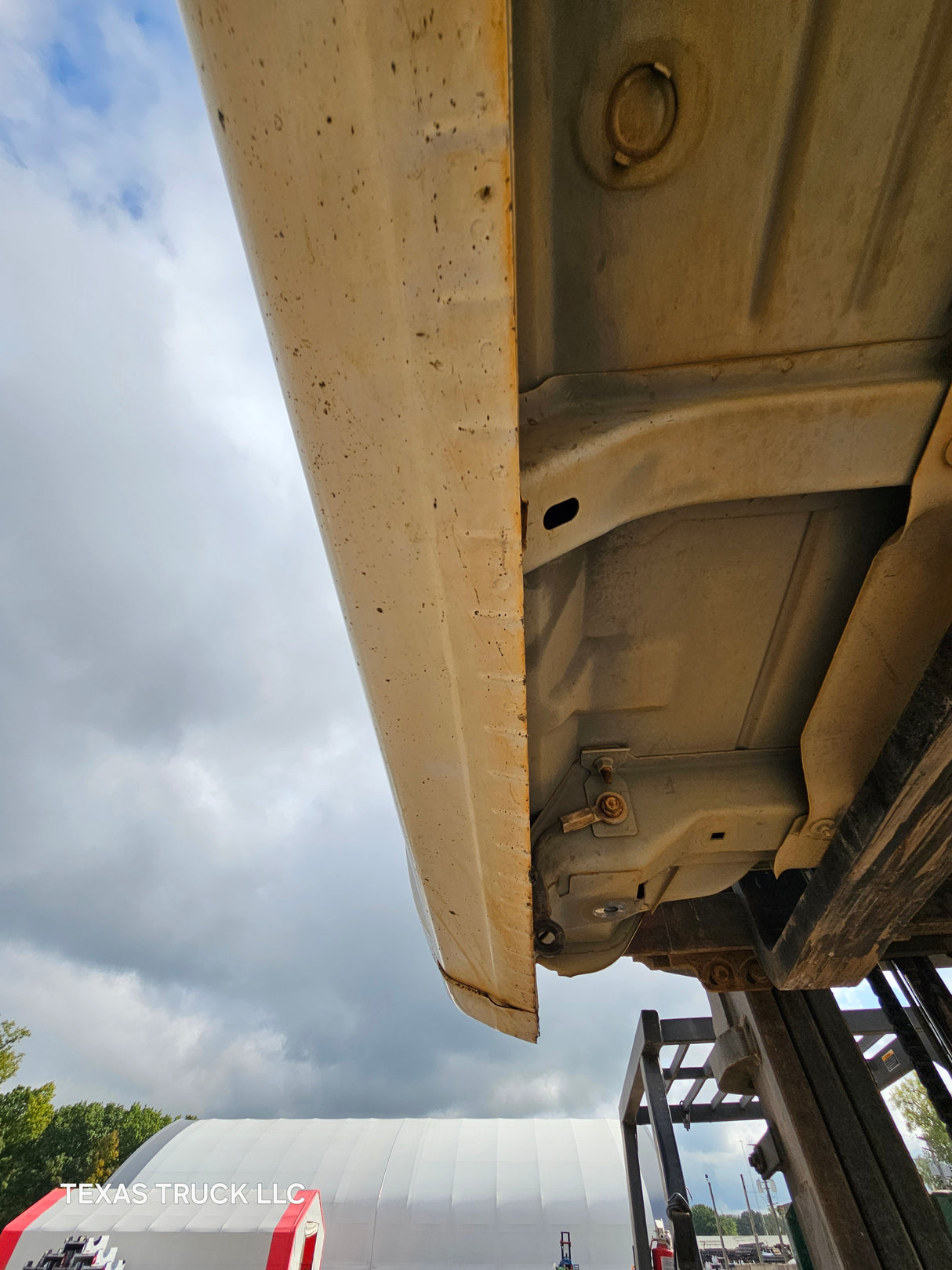 1999-2007 Chevrolet Silverado / GMC Sierra 1500 2500 HD 3500HD Regular Cab Body - Summit white