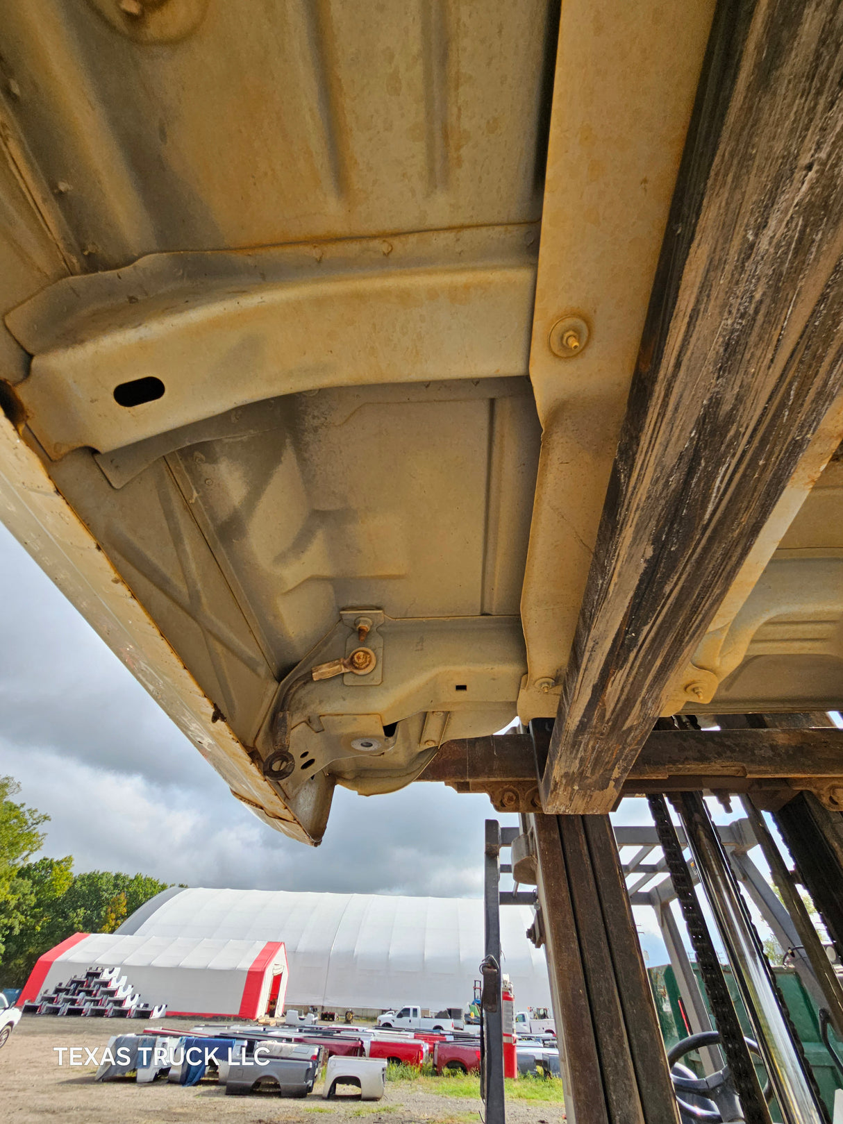 1999-2007 Chevrolet Silverado / GMC Sierra 1500 2500 HD 3500HD Regular Cab Body - Summit white