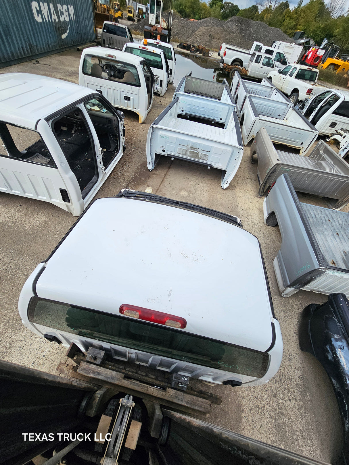 1999-2007 Chevrolet Silverado / GMC Sierra 1500 2500 HD 3500HD Regular Cab Body - Summit white