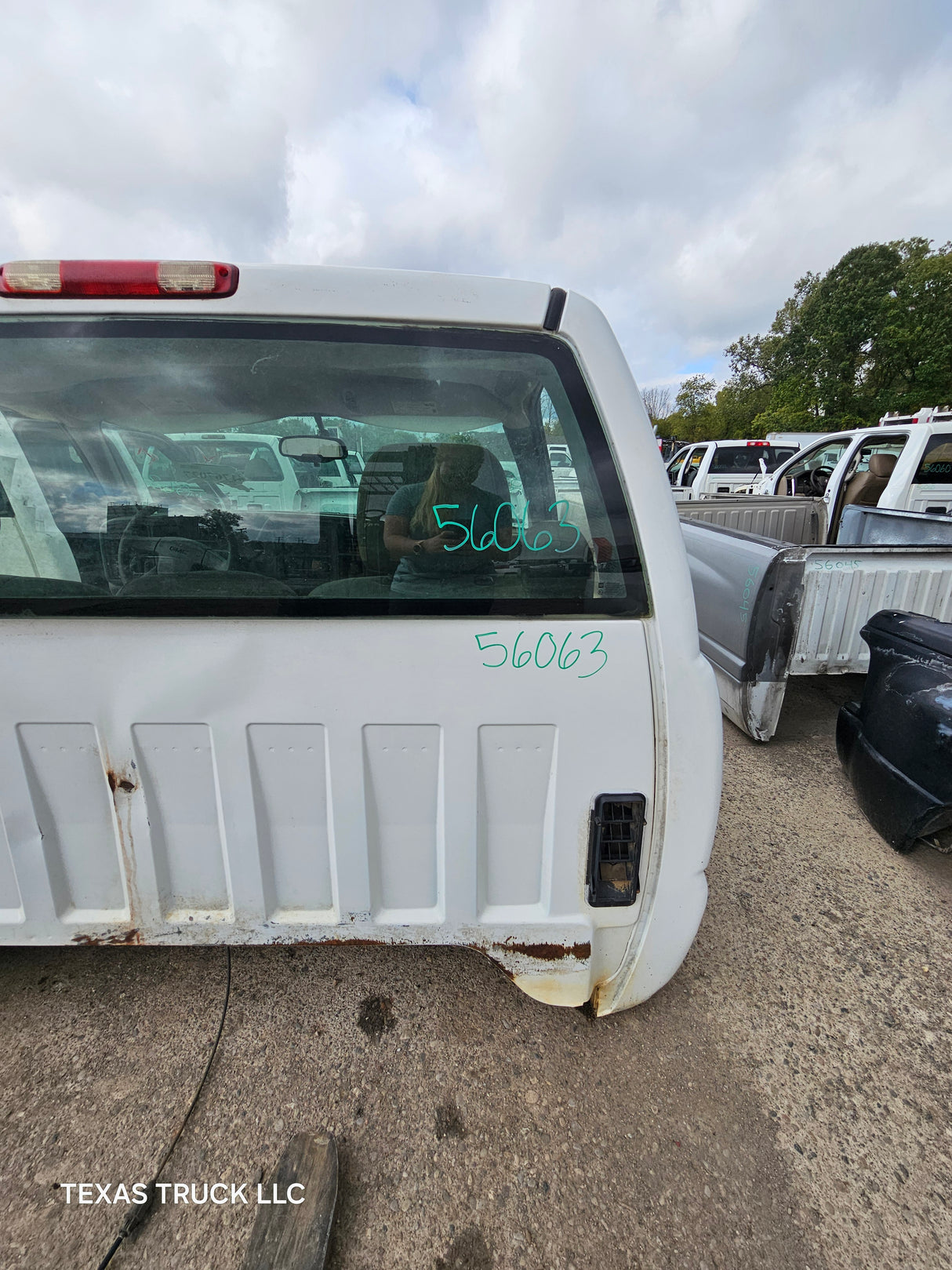 1999-2007 Chevrolet Silverado / GMC Sierra 1500 2500 HD 3500HD Regular Cab Body - Summit white