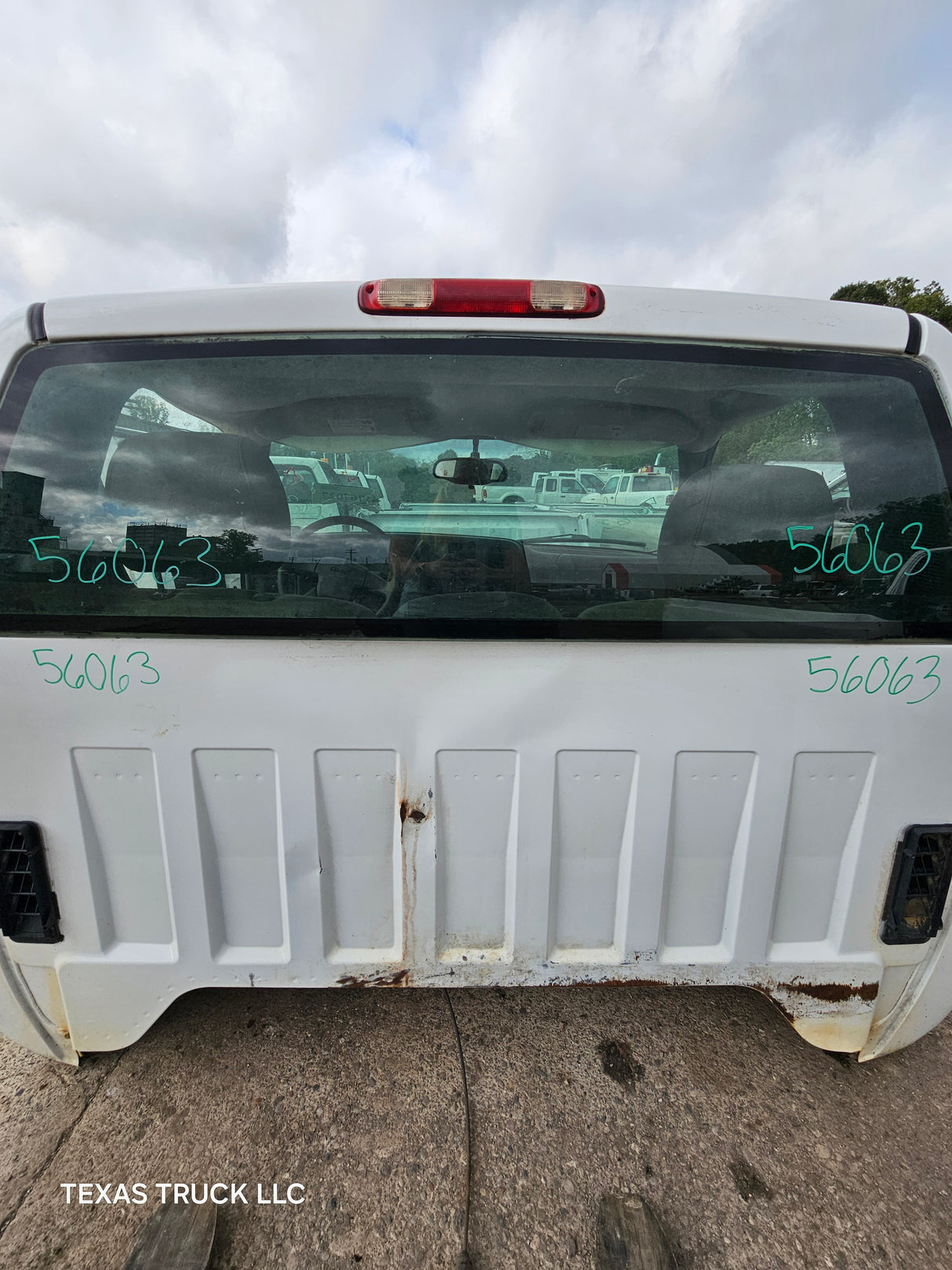 1999-2007 Chevrolet Silverado / GMC Sierra 1500 2500 HD 3500HD Regular Cab Body - Summit white