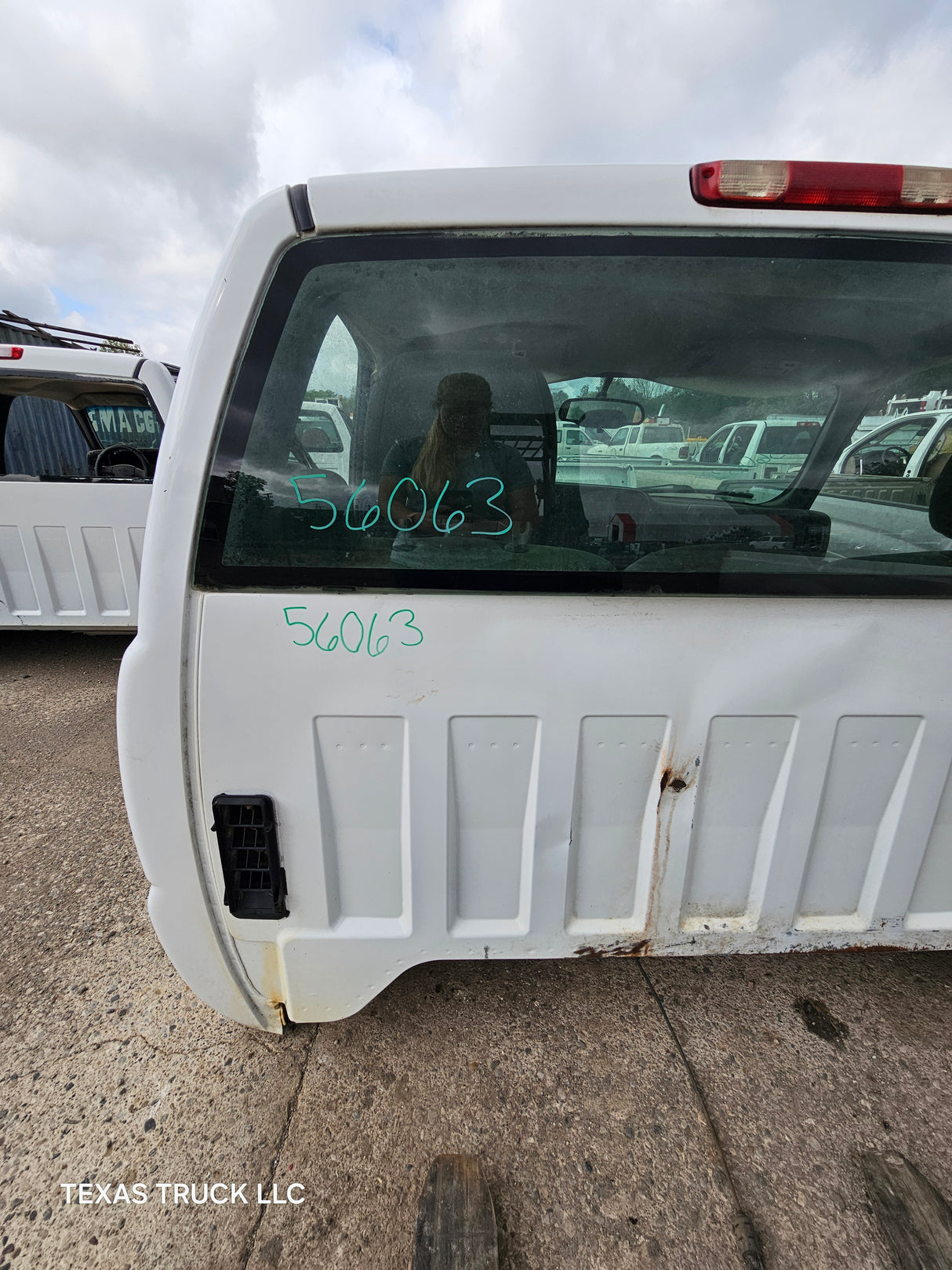 1999-2007 Chevrolet Silverado / GMC Sierra 1500 2500 HD 3500HD Regular Cab Body - Summit white