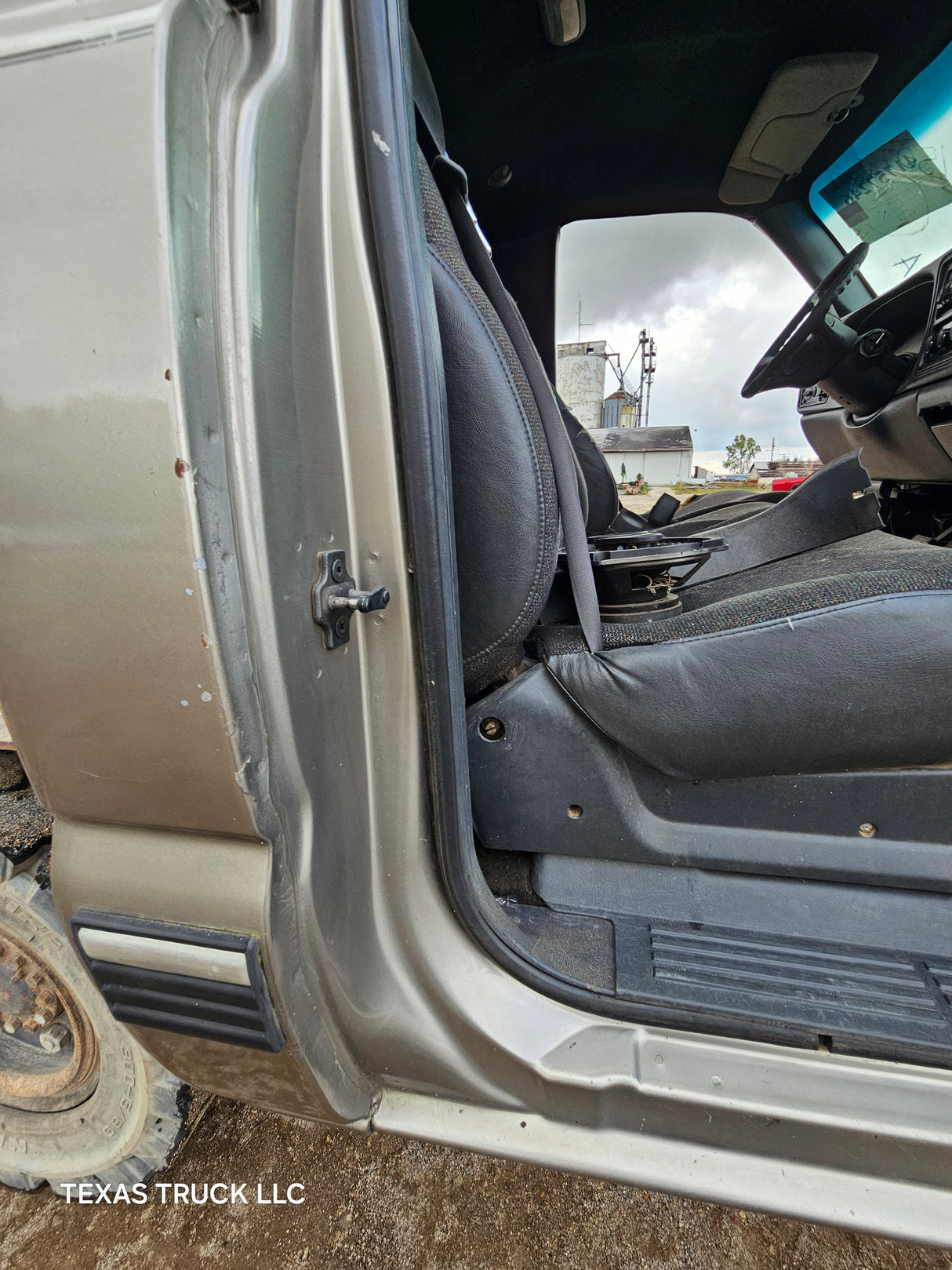 1999-2007 Chevrolet Silverado / GMC Sierra 1500 2500 HD 3500HD Regular Cab Body - Pewter