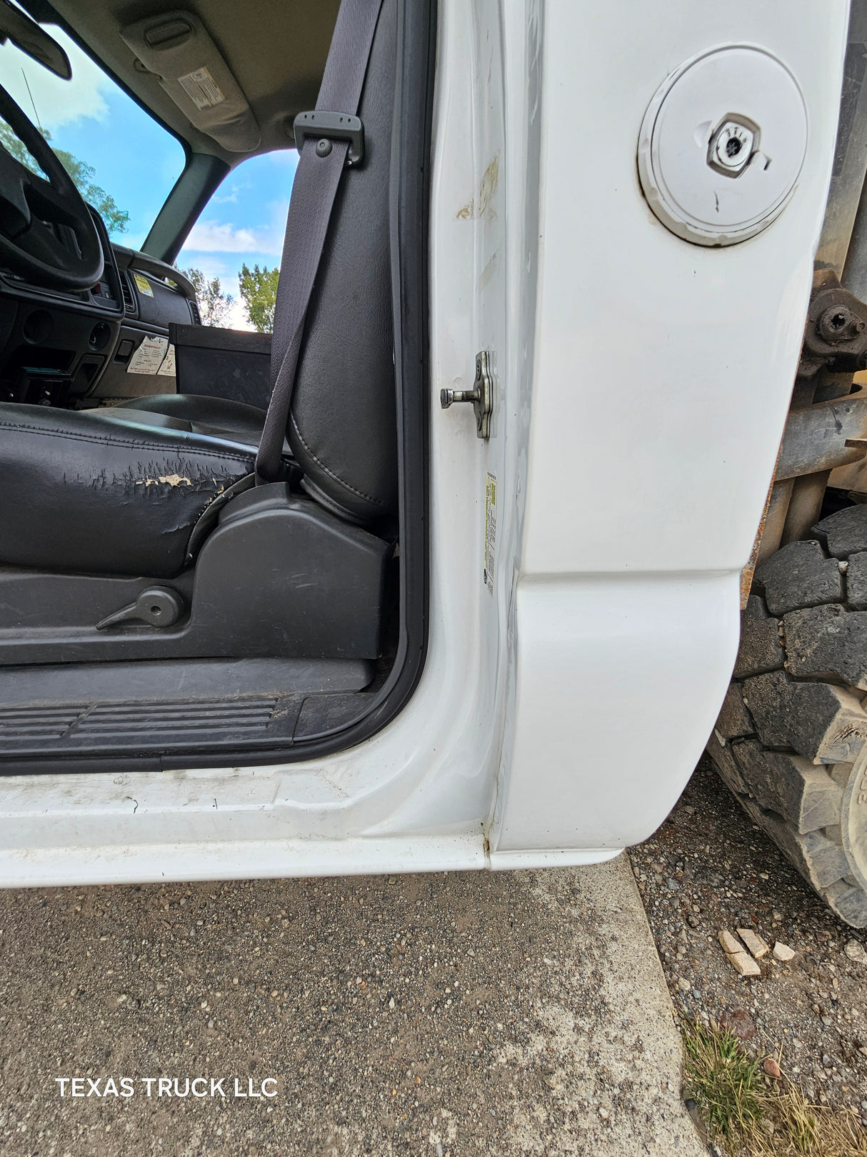 1999-2007 Chevrolet Silverado / GMC Sierra 1500 2500 HD 3500HD Regular Cab Body - Summit White