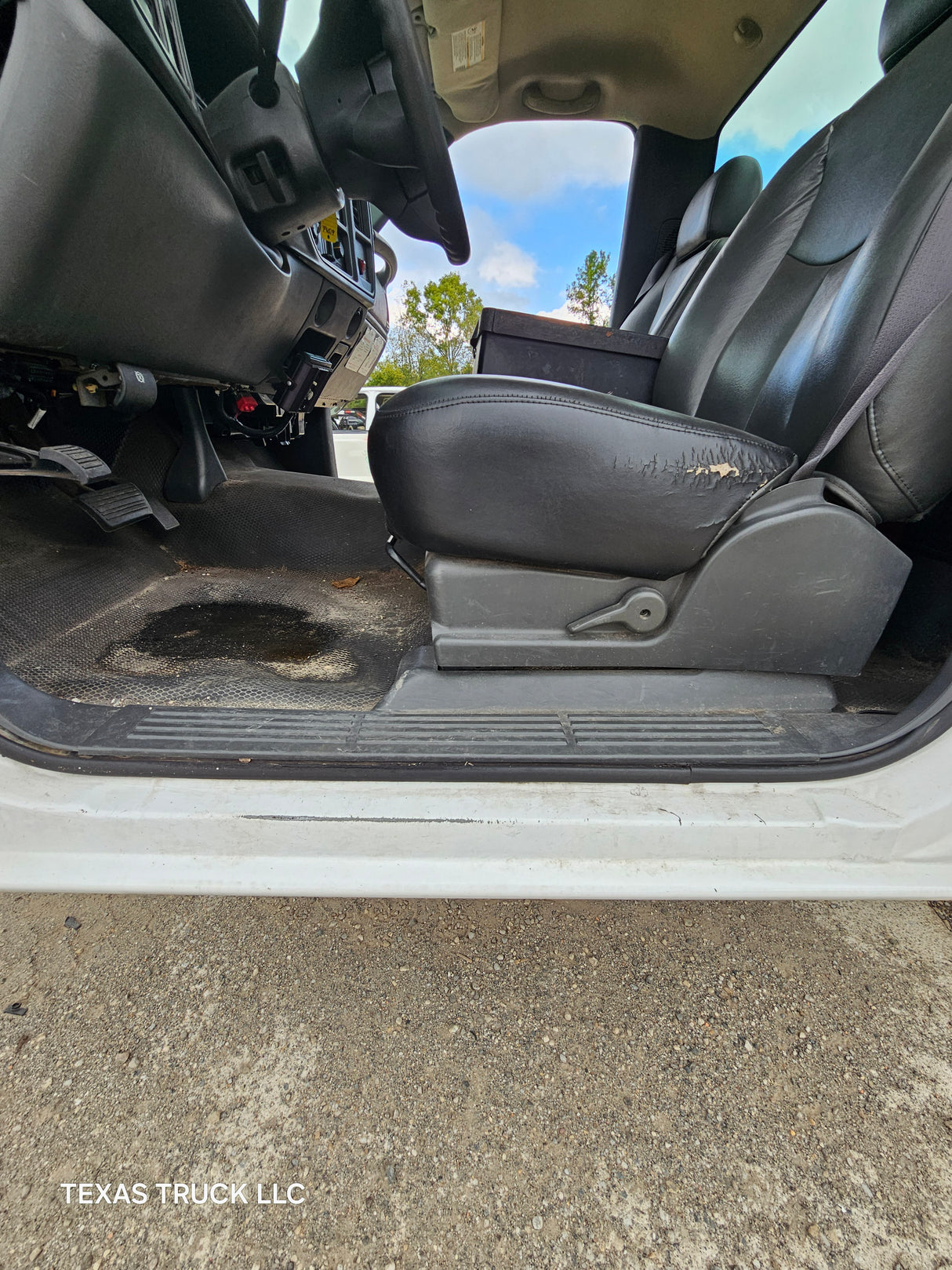 1999-2007 Chevrolet Silverado / GMC Sierra 1500 2500 HD 3500HD Regular Cab Body - Summit White