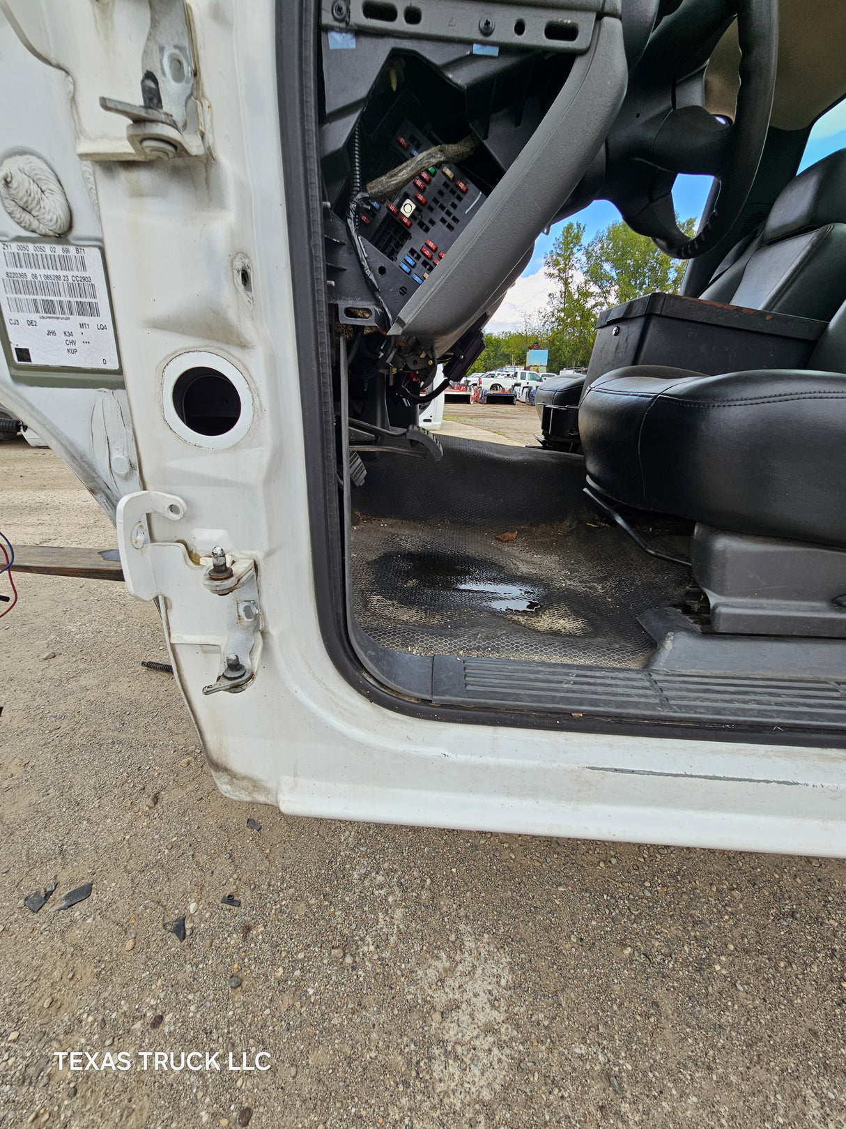 1999-2007 Chevrolet Silverado / GMC Sierra 1500 2500 HD 3500HD Regular Cab Body - Summit White