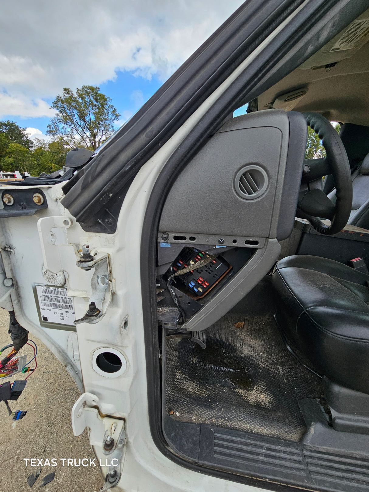 1999-2007 Chevrolet Silverado / GMC Sierra 1500 2500 HD 3500HD Regular Cab Body - Summit White