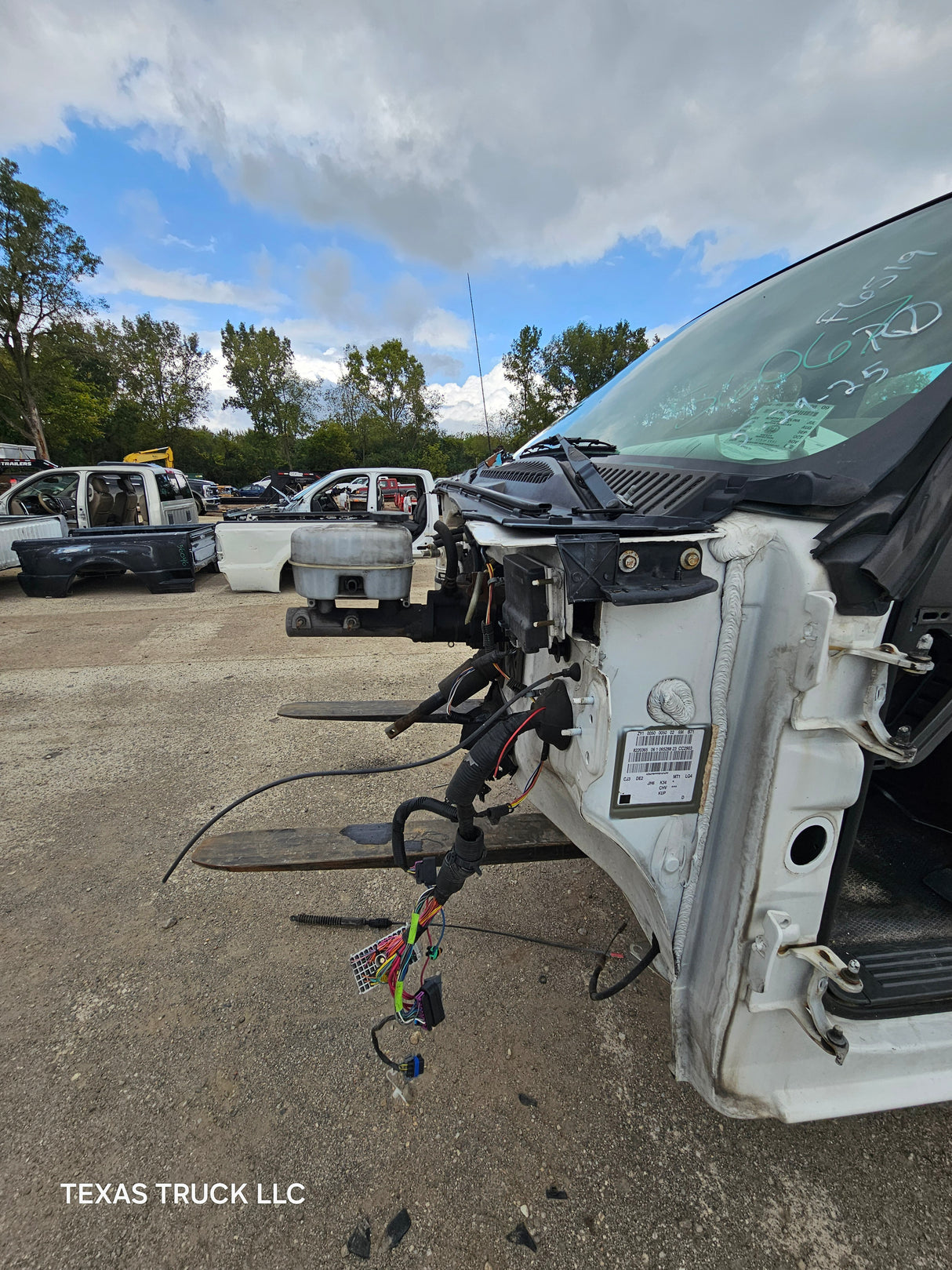 1999-2007 Chevrolet Silverado / GMC Sierra 1500 2500 HD 3500HD Regular Cab Body - Summit White