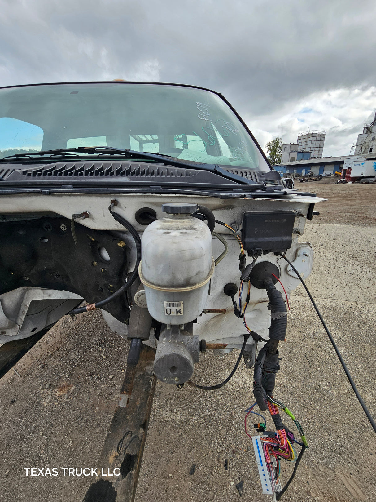 1999-2007 Chevrolet Silverado / GMC Sierra 1500 2500 HD 3500HD Regular Cab Body - Summit White