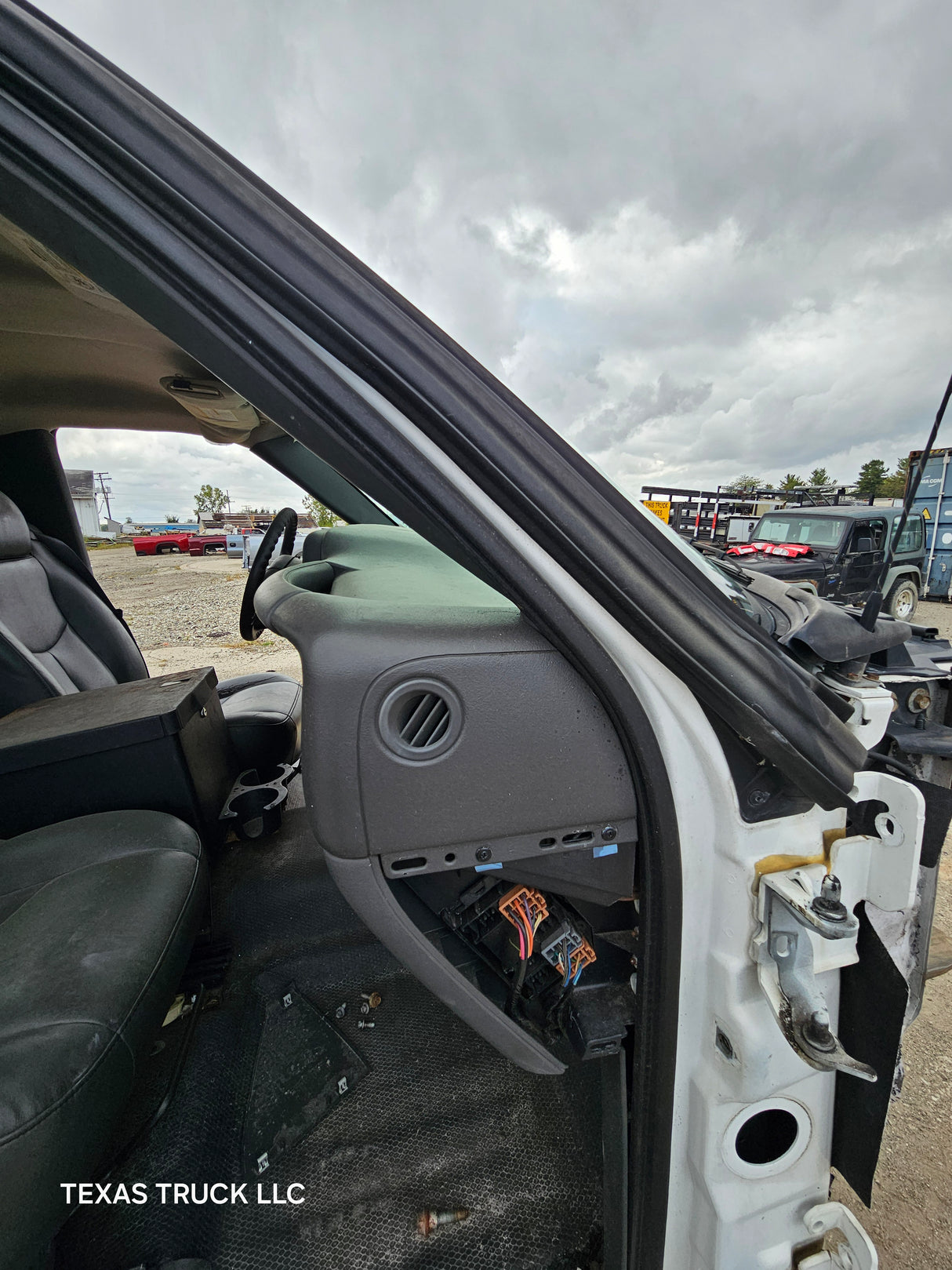 1999-2007 Chevrolet Silverado / GMC Sierra 1500 2500 HD 3500HD Regular Cab Body - Summit White