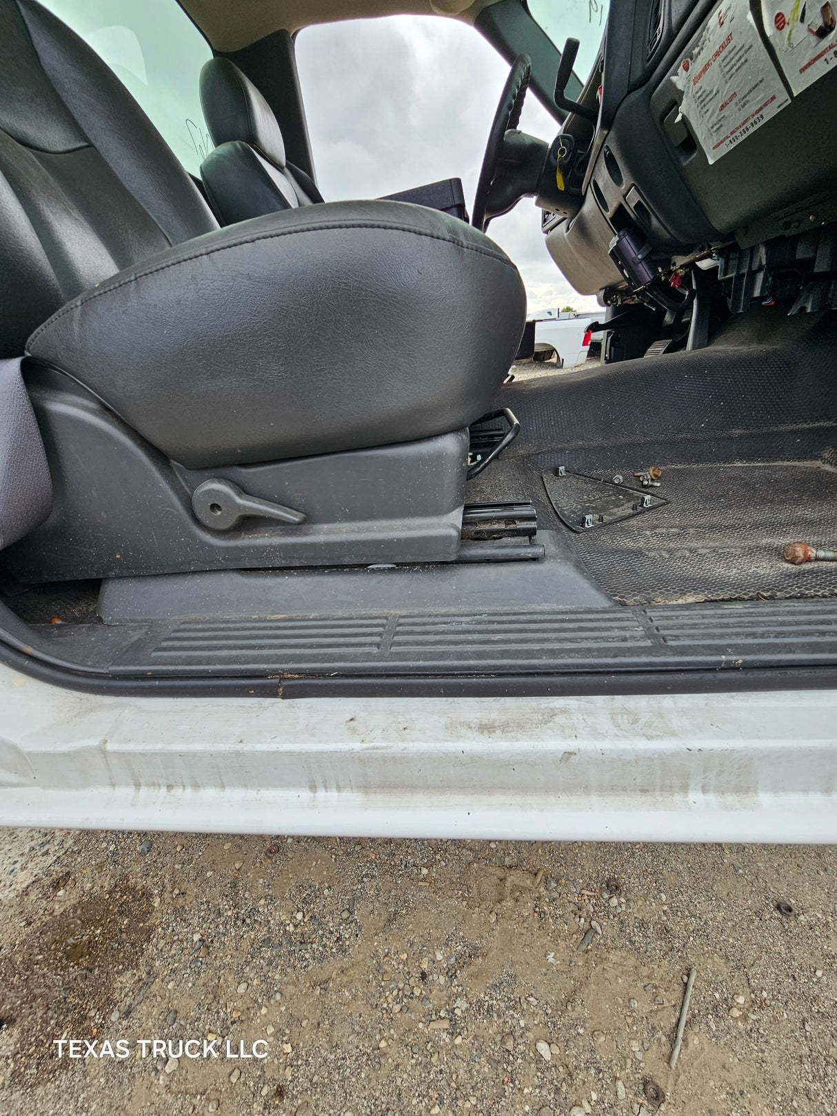 1999-2007 Chevrolet Silverado / GMC Sierra 1500 2500 HD 3500HD Regular Cab Body - Summit White