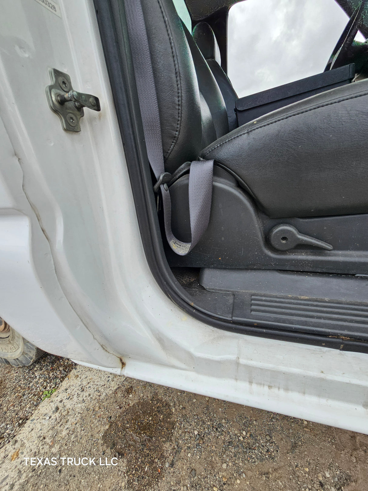 1999-2007 Chevrolet Silverado / GMC Sierra 1500 2500 HD 3500HD Regular Cab Body - Summit White