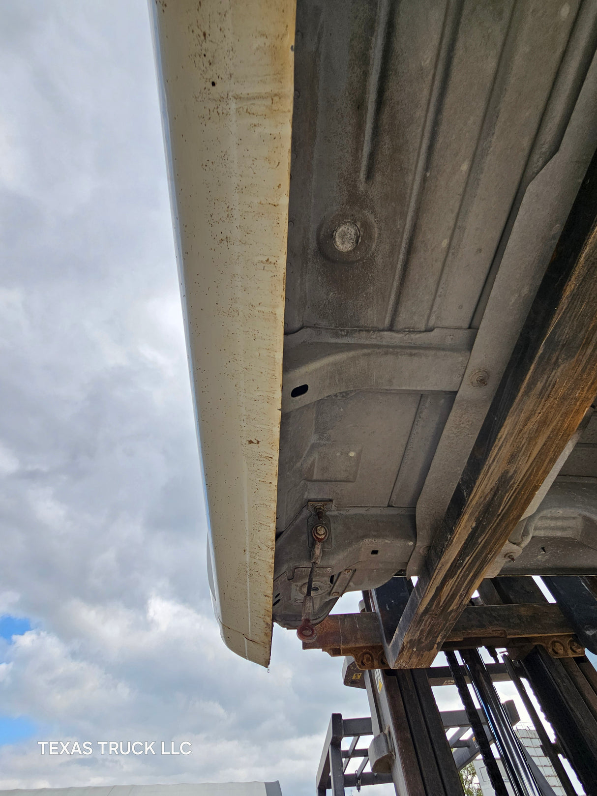 1999-2007 Chevrolet Silverado / GMC Sierra 1500 2500 HD 3500HD Regular Cab Body - Summit White