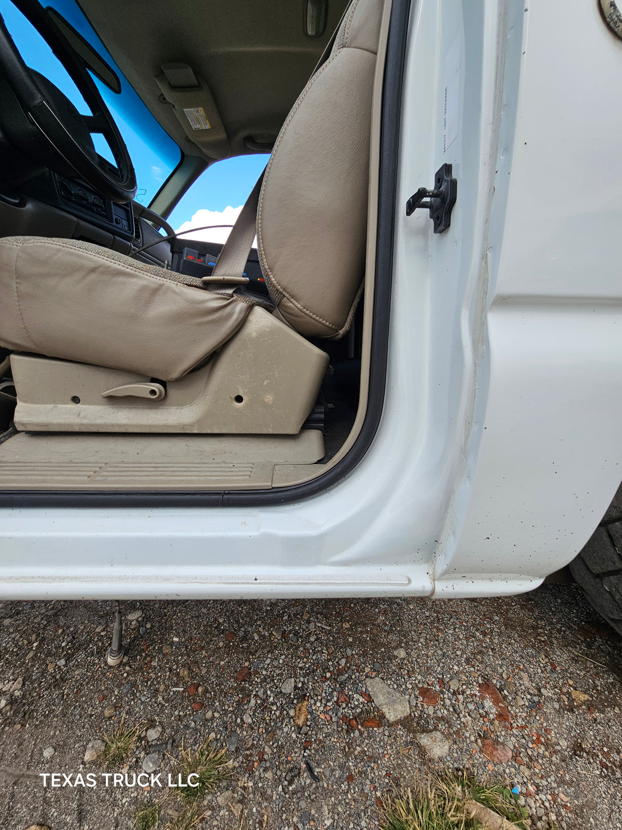 1999-2007 Chevrolet Silverado / GMC Sierra 1500 2500 HD 3500HD Regular Cab Body - Summit White