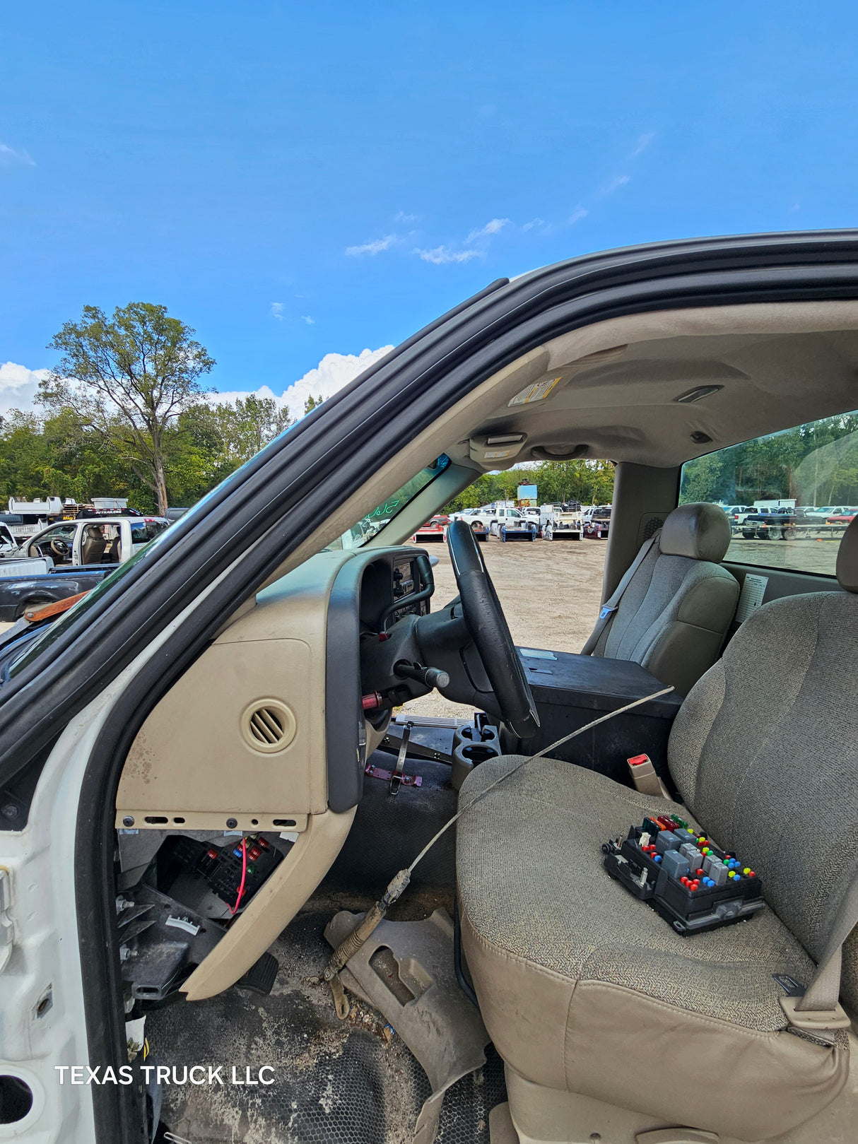 1999-2007 Chevrolet Silverado / GMC Sierra 1500 2500 HD 3500HD Regular Cab Body - Summit White