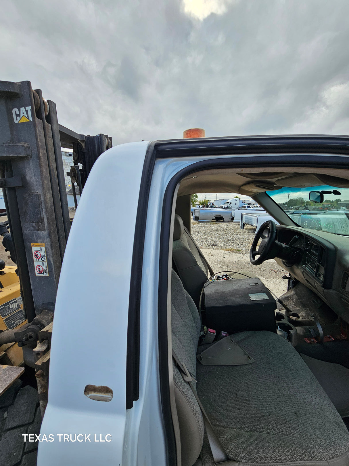 1999-2007 Chevrolet Silverado / GMC Sierra 1500 2500 HD 3500HD Regular Cab Body - Summit White