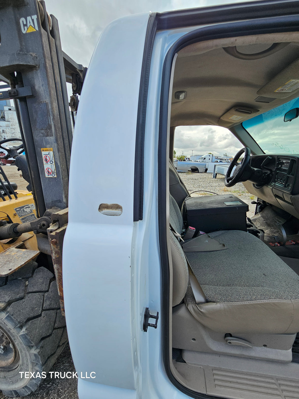 1999-2007 Chevrolet Silverado / GMC Sierra 1500 2500 HD 3500HD Regular Cab Body - Summit White