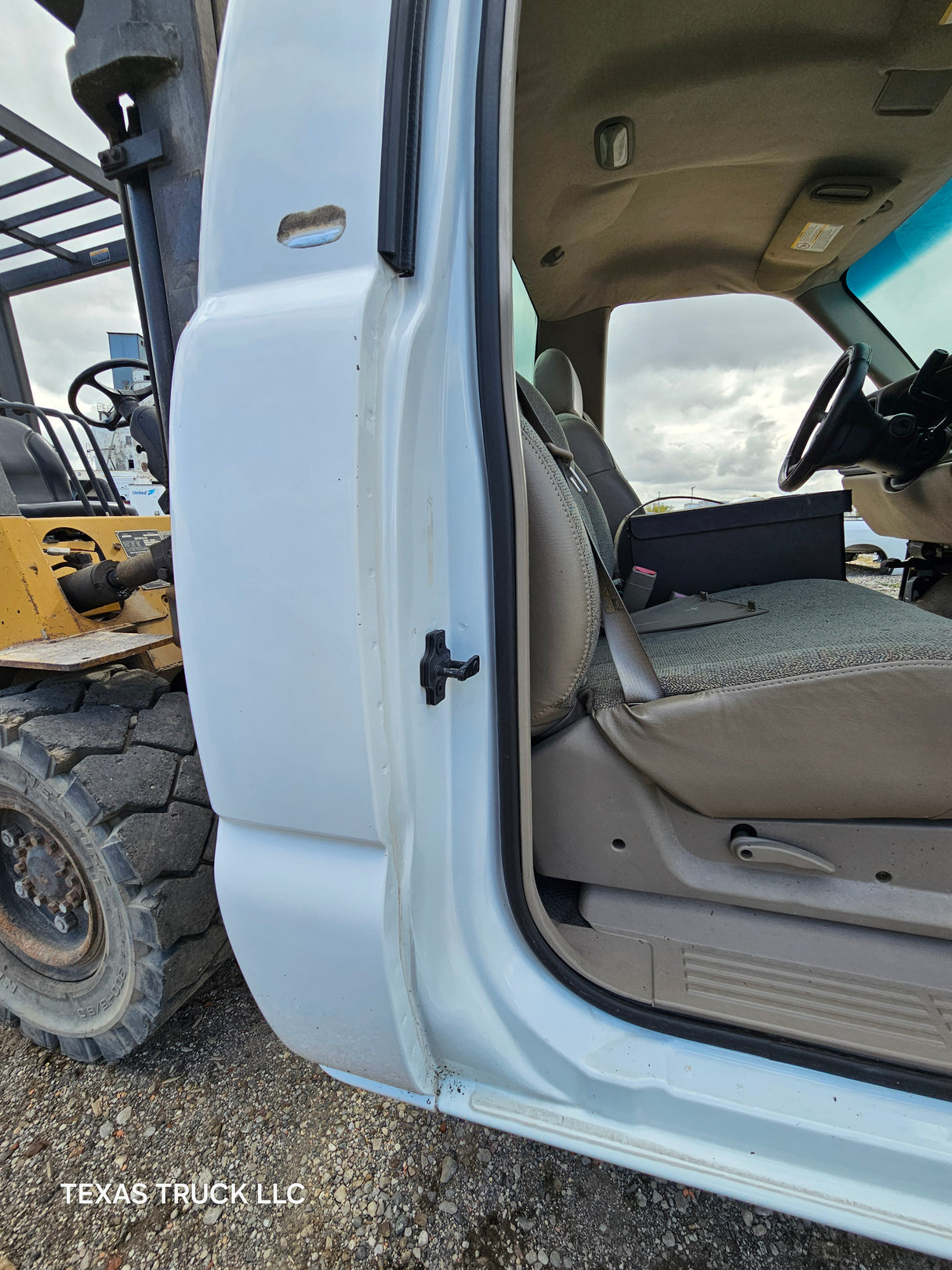 1999-2007 Chevrolet Silverado / GMC Sierra 1500 2500 HD 3500HD Regular Cab Body - Summit White