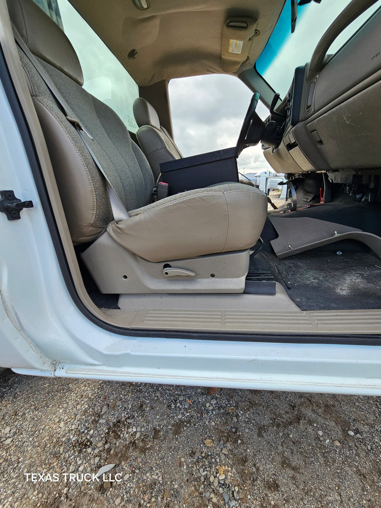 1999-2007 Chevrolet Silverado / GMC Sierra 1500 2500 HD 3500HD Regular Cab Body - Summit White