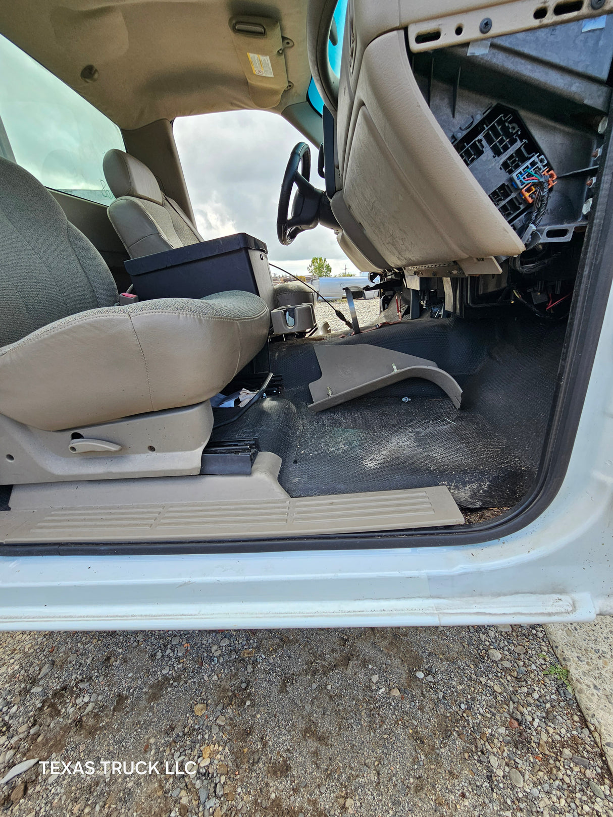 1999-2007 Chevrolet Silverado / GMC Sierra 1500 2500 HD 3500HD Regular Cab Body - Summit White