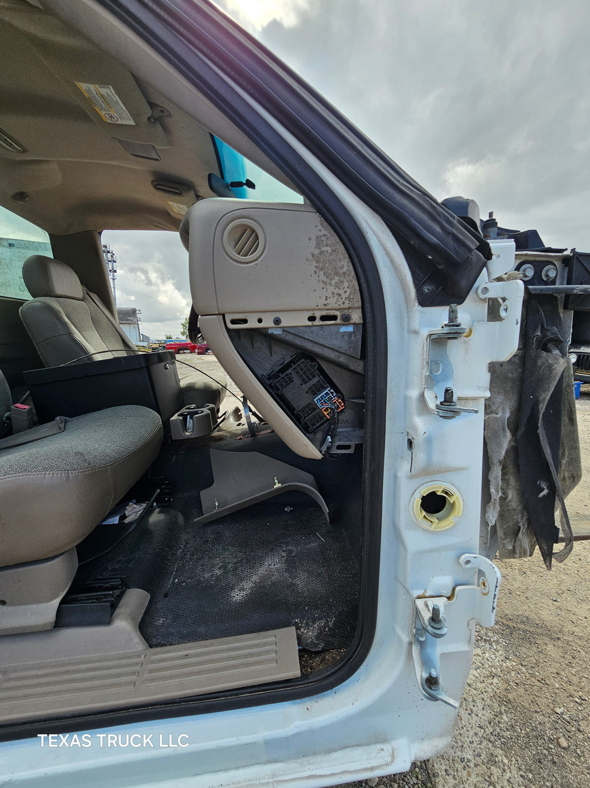 1999-2007 Chevrolet Silverado / GMC Sierra 1500 2500 HD 3500HD Regular Cab Body - Summit White