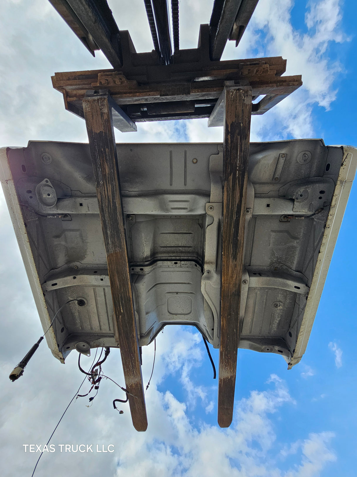 1999-2007 Chevrolet Silverado / GMC Sierra 1500 2500 HD 3500HD Regular Cab Body - Summit White