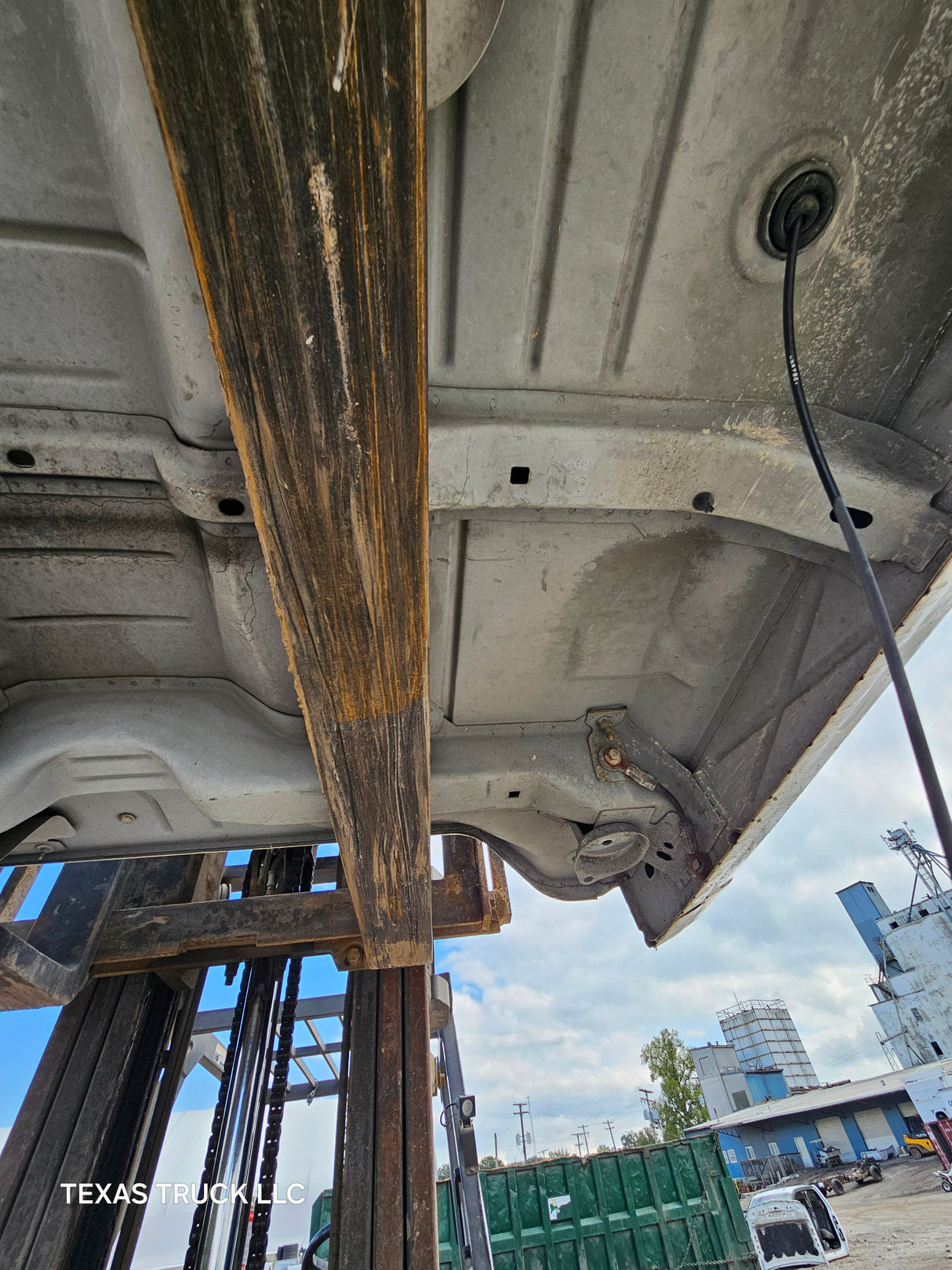 1999-2007 Chevrolet Silverado / GMC Sierra 1500 2500 HD 3500HD Regular Cab Body - Summit White