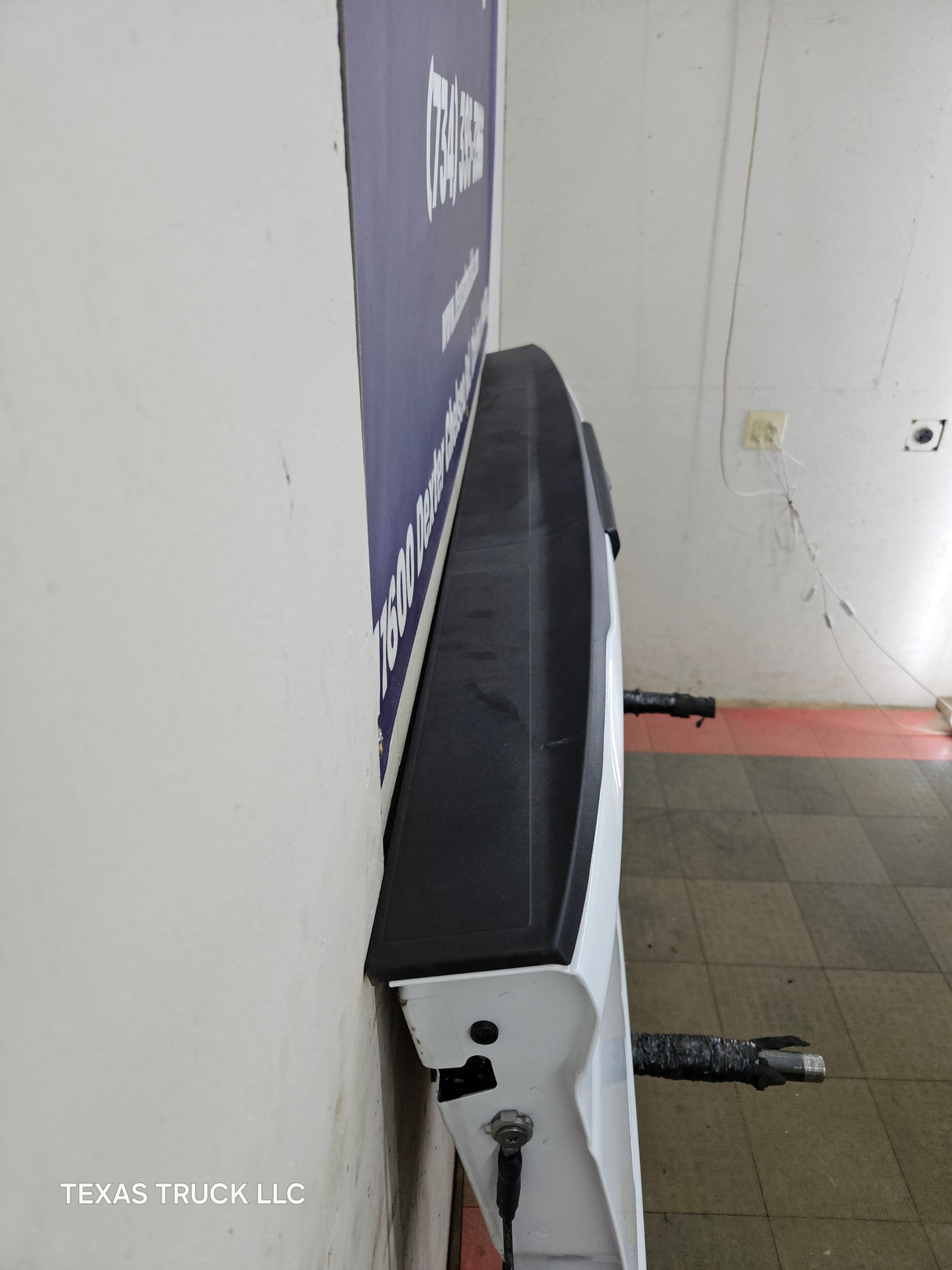 2023-2025 Ford Super Duty Tailgate F250 F350 F450 F550 - Oxford White