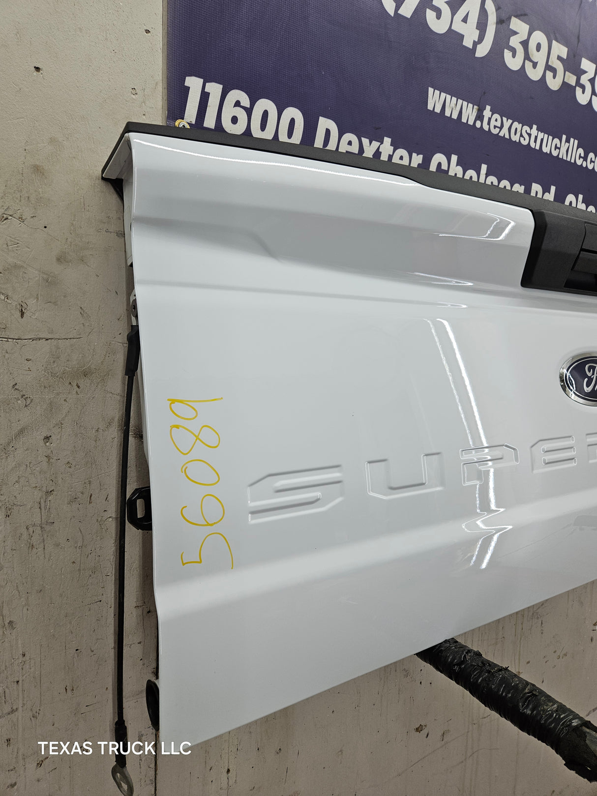 2023-2025 Ford Super Duty Tailgate F250 F350 F450 F550 - Oxford White