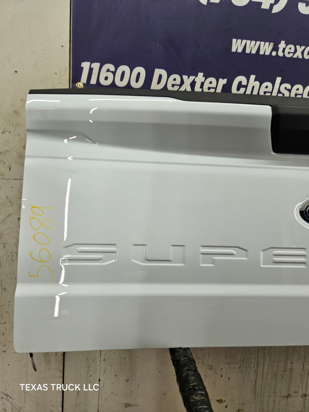 2023-2025 Ford Super Duty Tailgate F250 F350 F450 F550 - Oxford White
