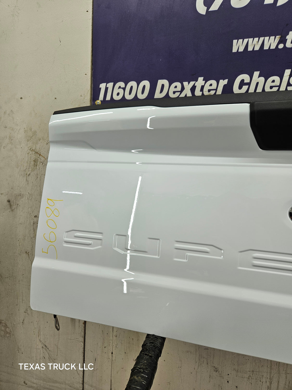 2023-2025 Ford Super Duty Tailgate F250 F350 F450 F550 - Oxford White