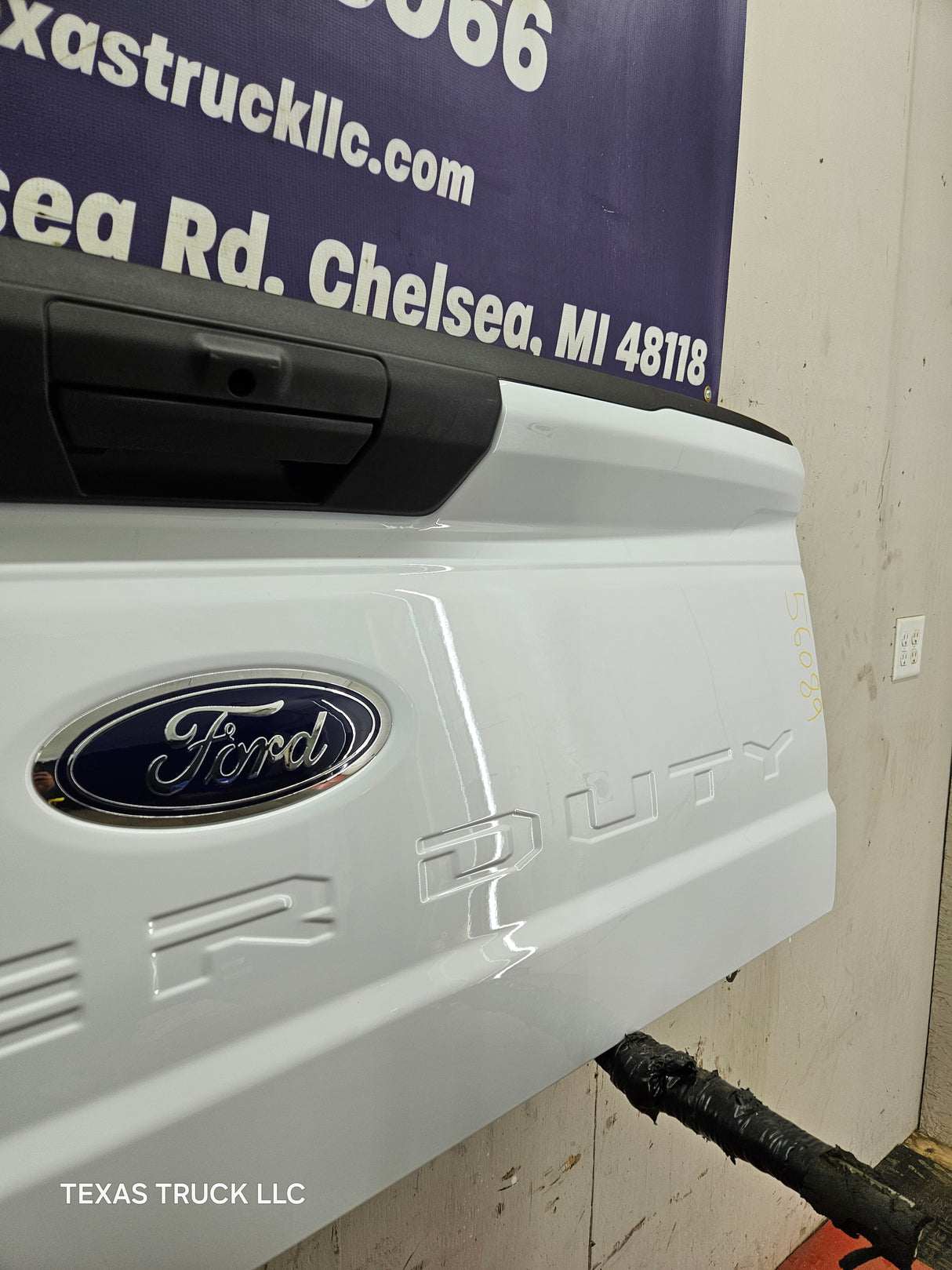 2023-2025 Ford Super Duty Tailgate F250 F350 F450 F550 - Oxford White
